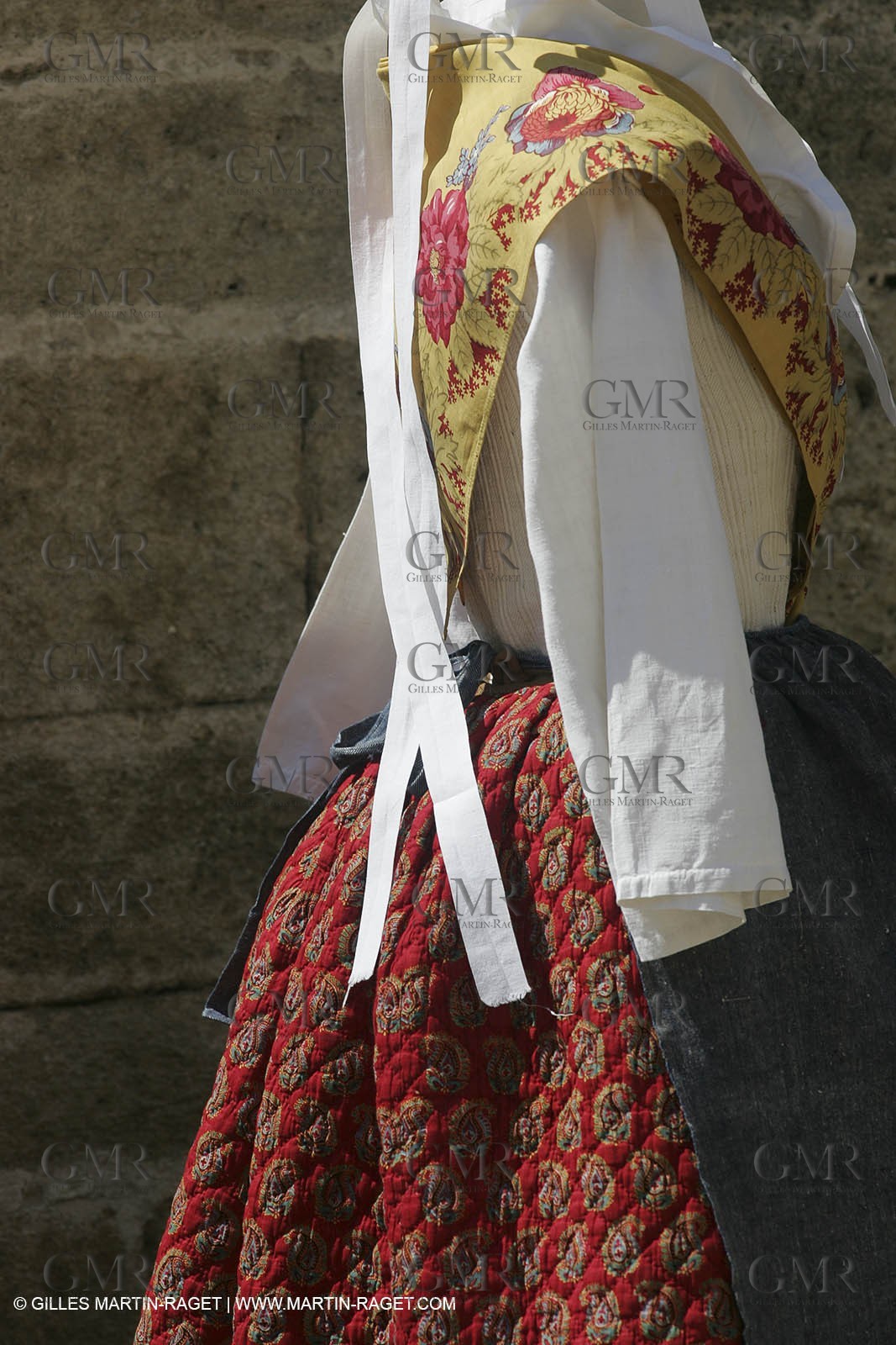 May 2004 - La Tour d'Aigues (FRA, 84) - Old costumes for women of the South exhibition