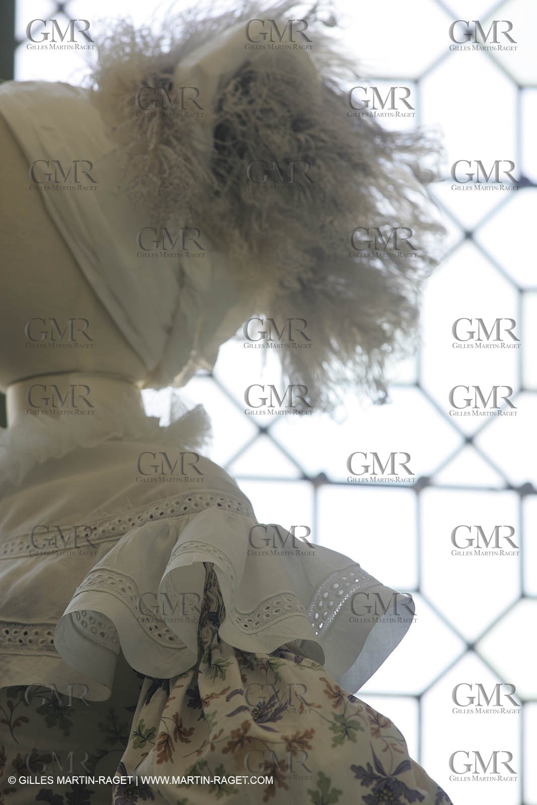 May 2004 - La Tour d'Aigues (FRA, 84) - Old costumes for women of the South exhibition