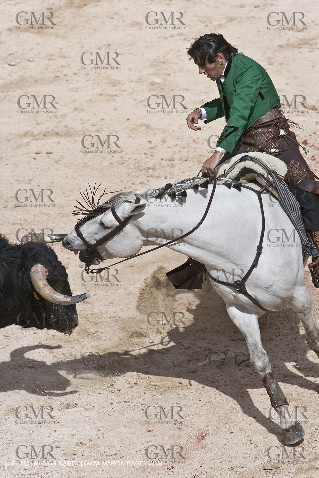 25 03 2008 - Arles (FRA, 13) - Feria 2008 - Bullfight with horses