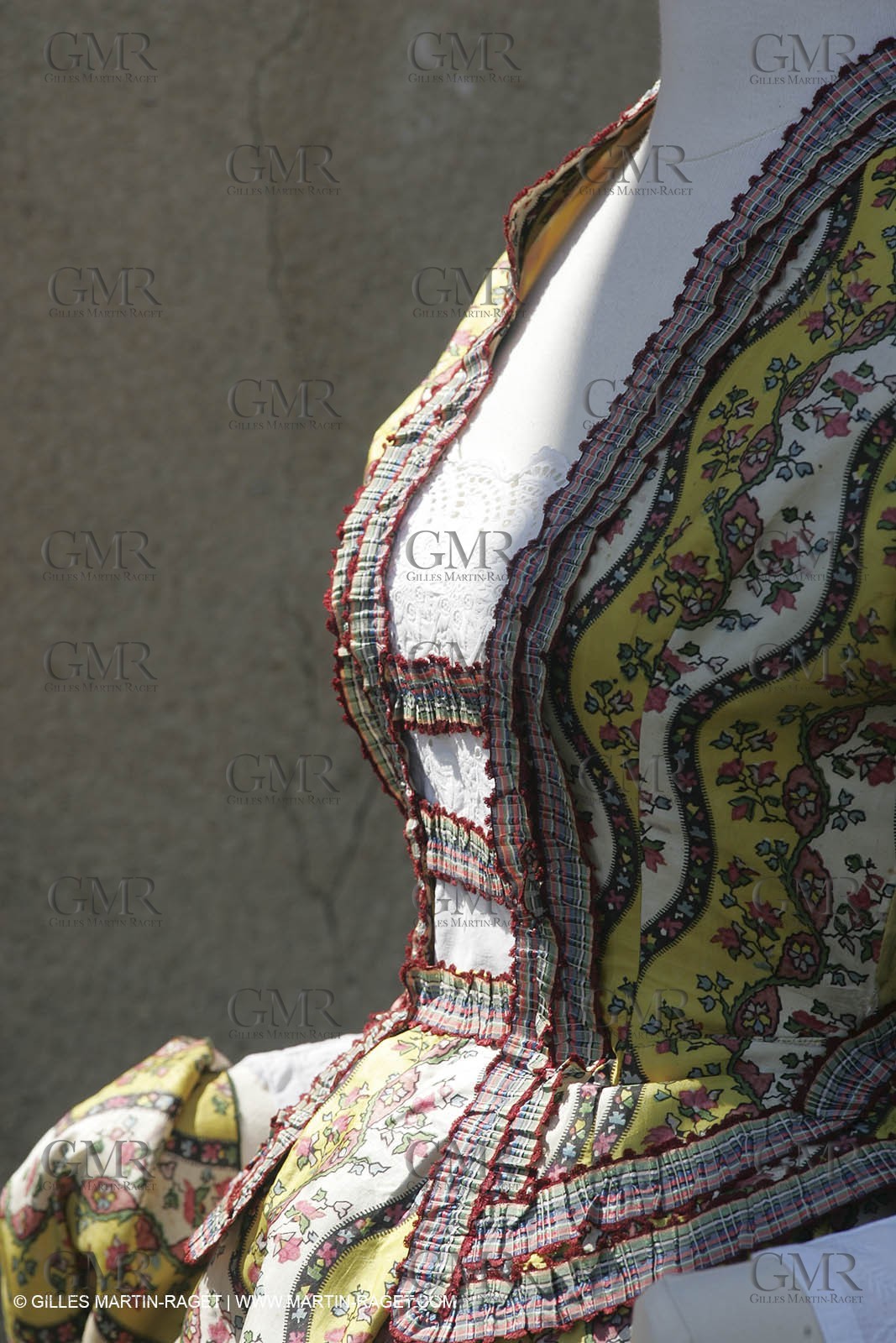 May 2004 - La Tour d'Aigues (FRA, 84) - Old costumes for women of the South exhibition