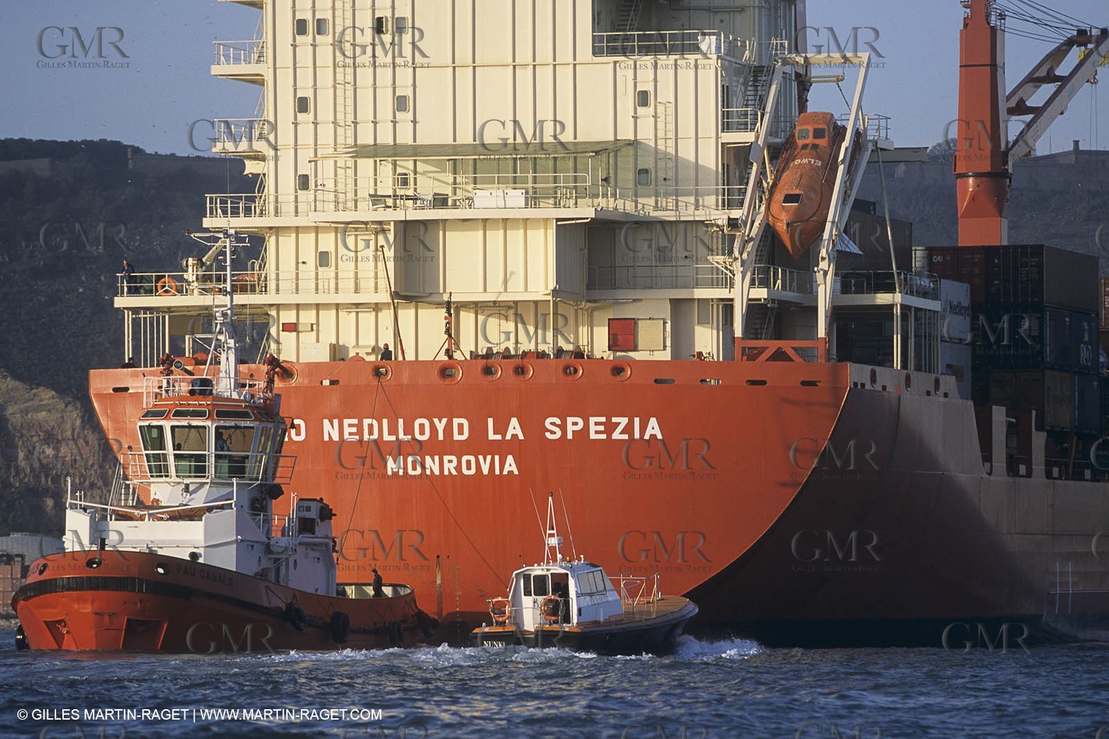 Monde maritime, opérations porturaires, ports, manoeuvres, marine world, harbour operations, maritime shipping,