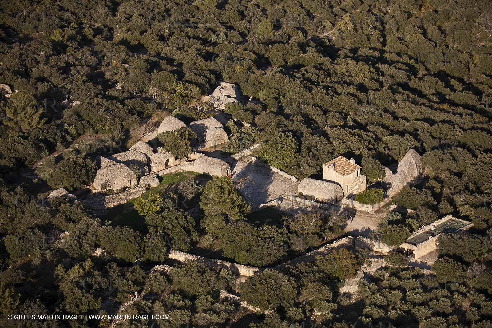 France, Provence, Luberon, Gordes, Village des Bories