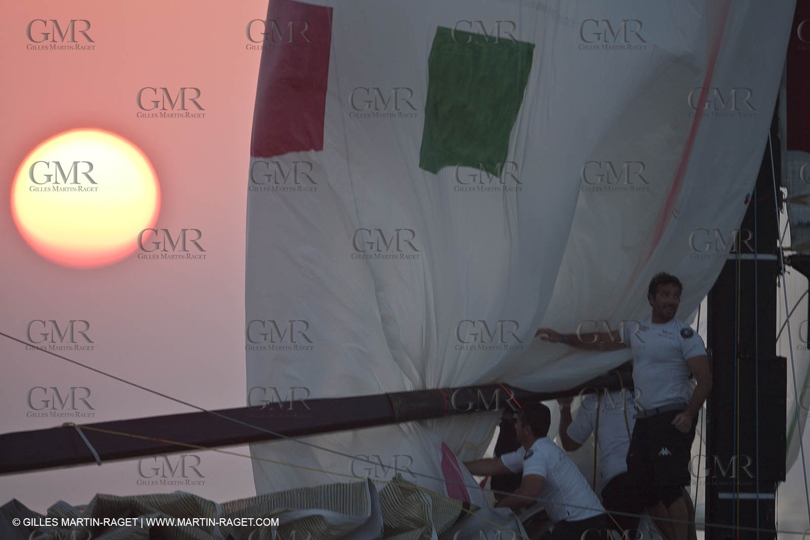 25 11 2010 - Dubai (UAE) - Dubai Louis Vuitton Trophy -  BMW ORACLE Racing - Fleet races