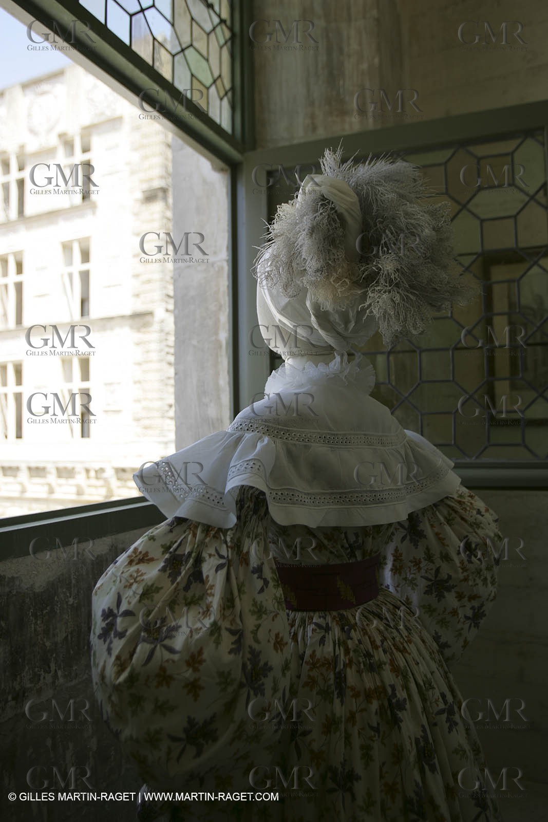 May 2004 - La Tour d'Aigues (FRA, 84) - Old costumes for women of the South exhibition
