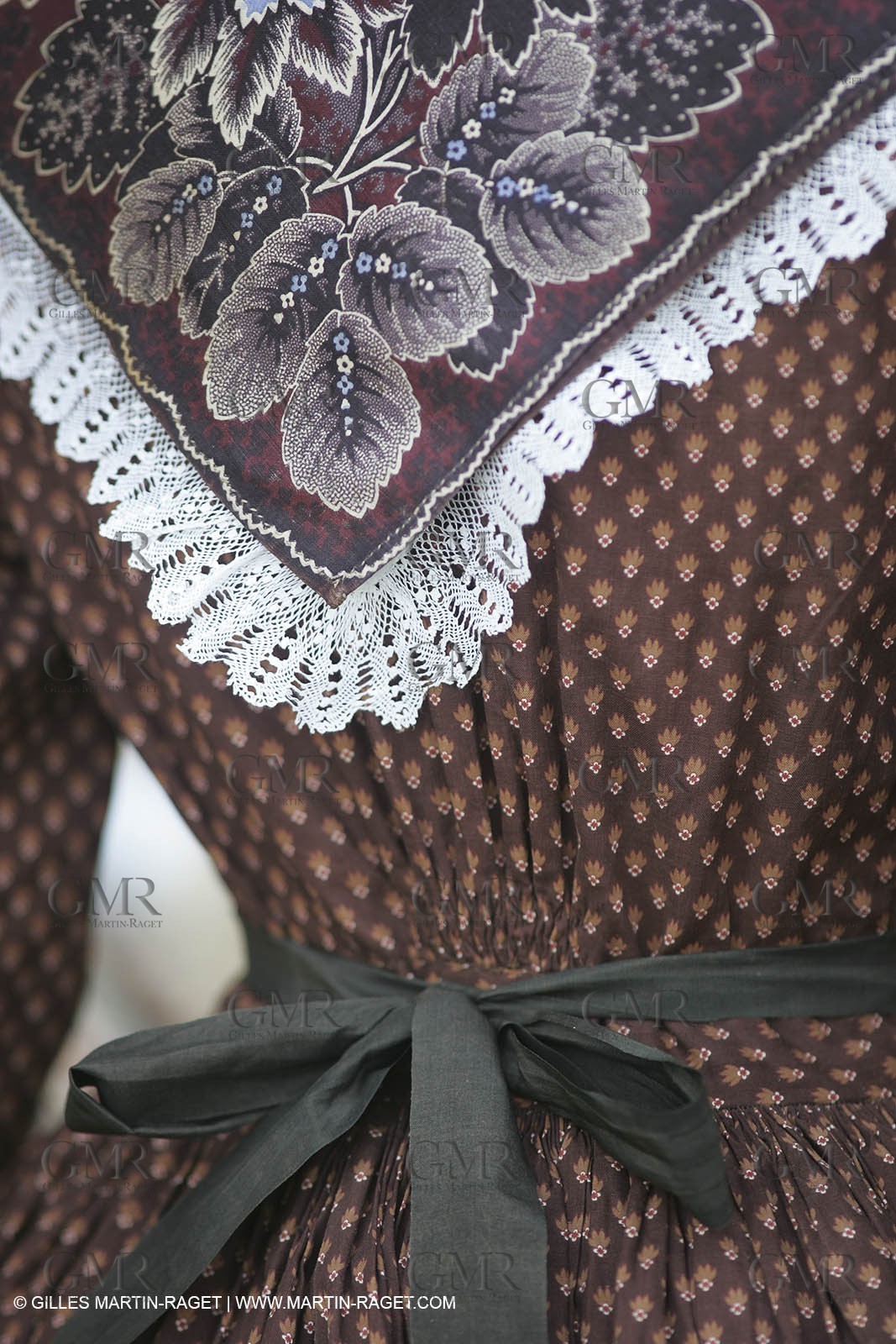 May 2004 - La Tour d'Aigues (FRA, 84) - Old costumes for women of the South exhibition