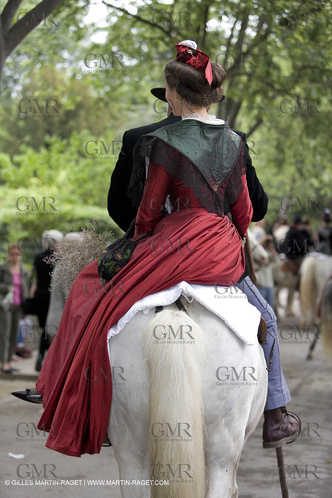 Arlésiennes in costume - Gardians (cow-boys) celebration - Arles