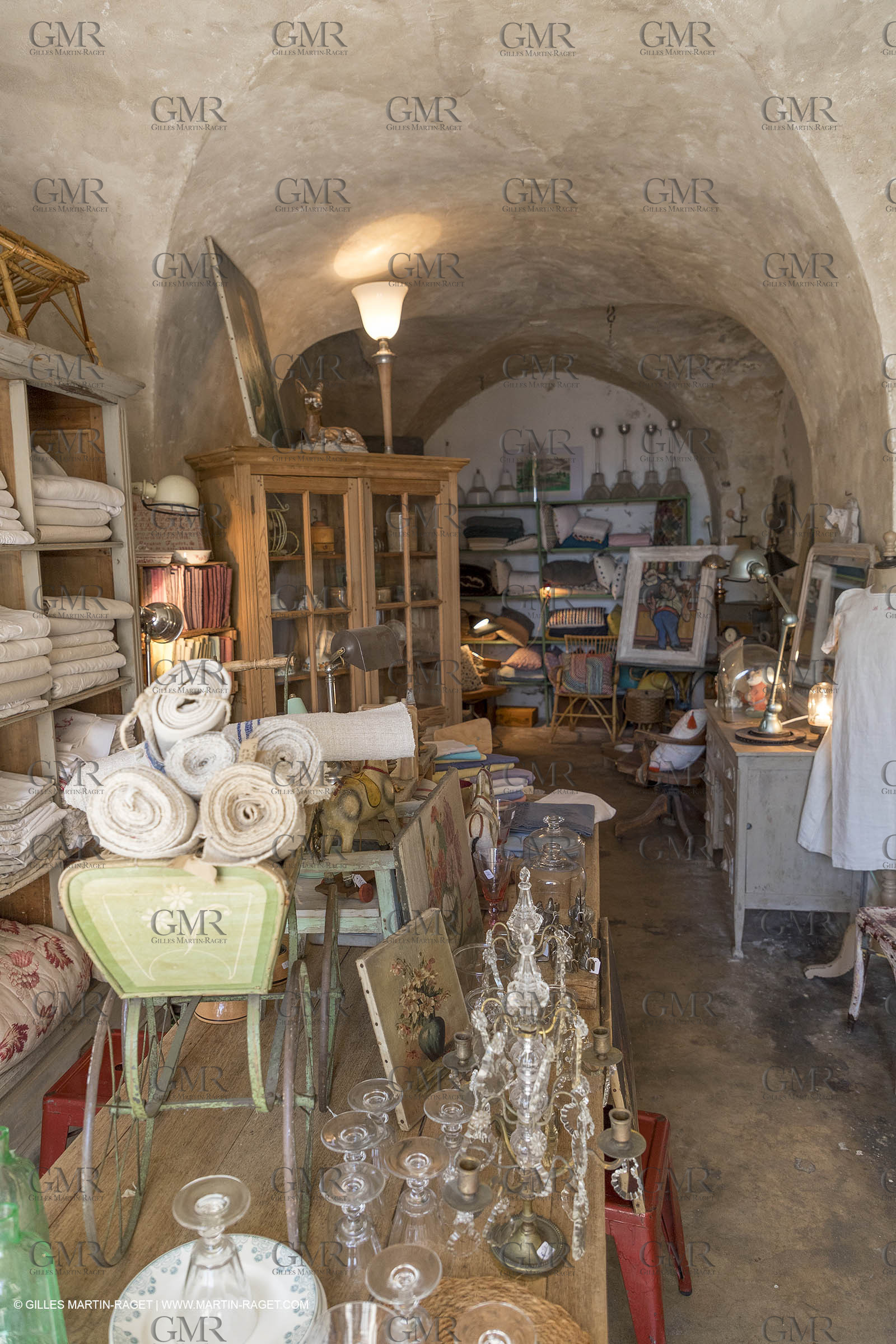 09 06 2018, Bonnieux (FRA,84), Antiquaire