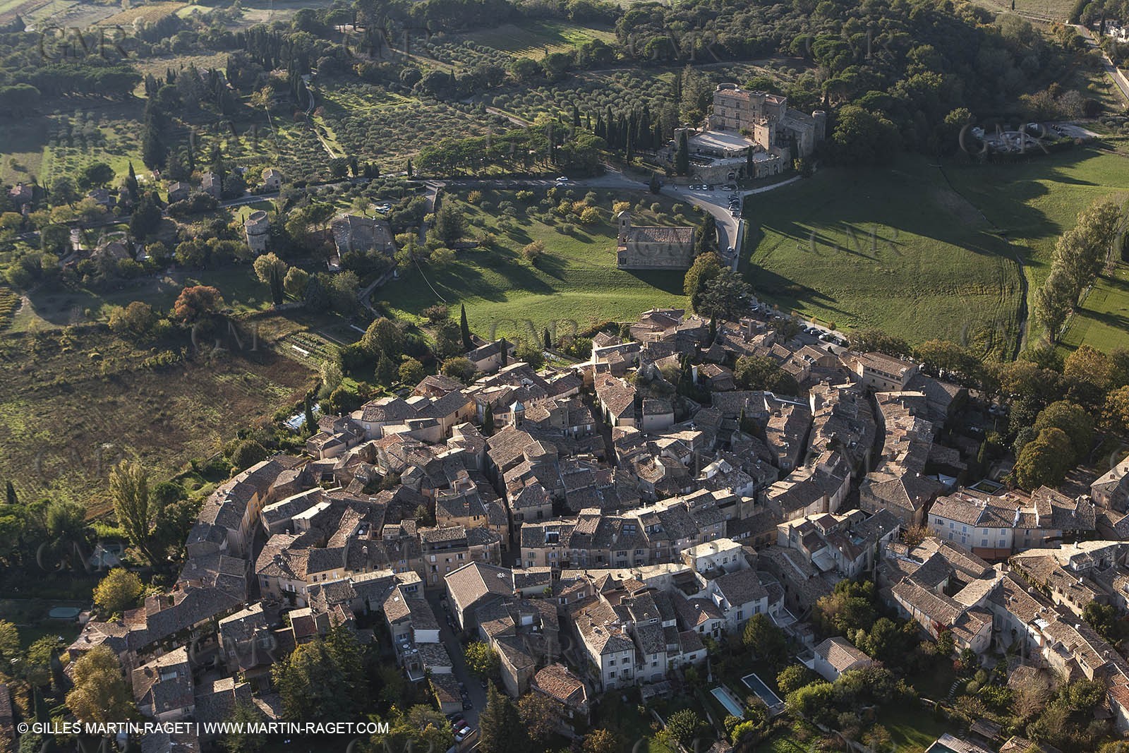 29 10 2012 - Lourmarin (FRA,84) - Luberon  seen from above