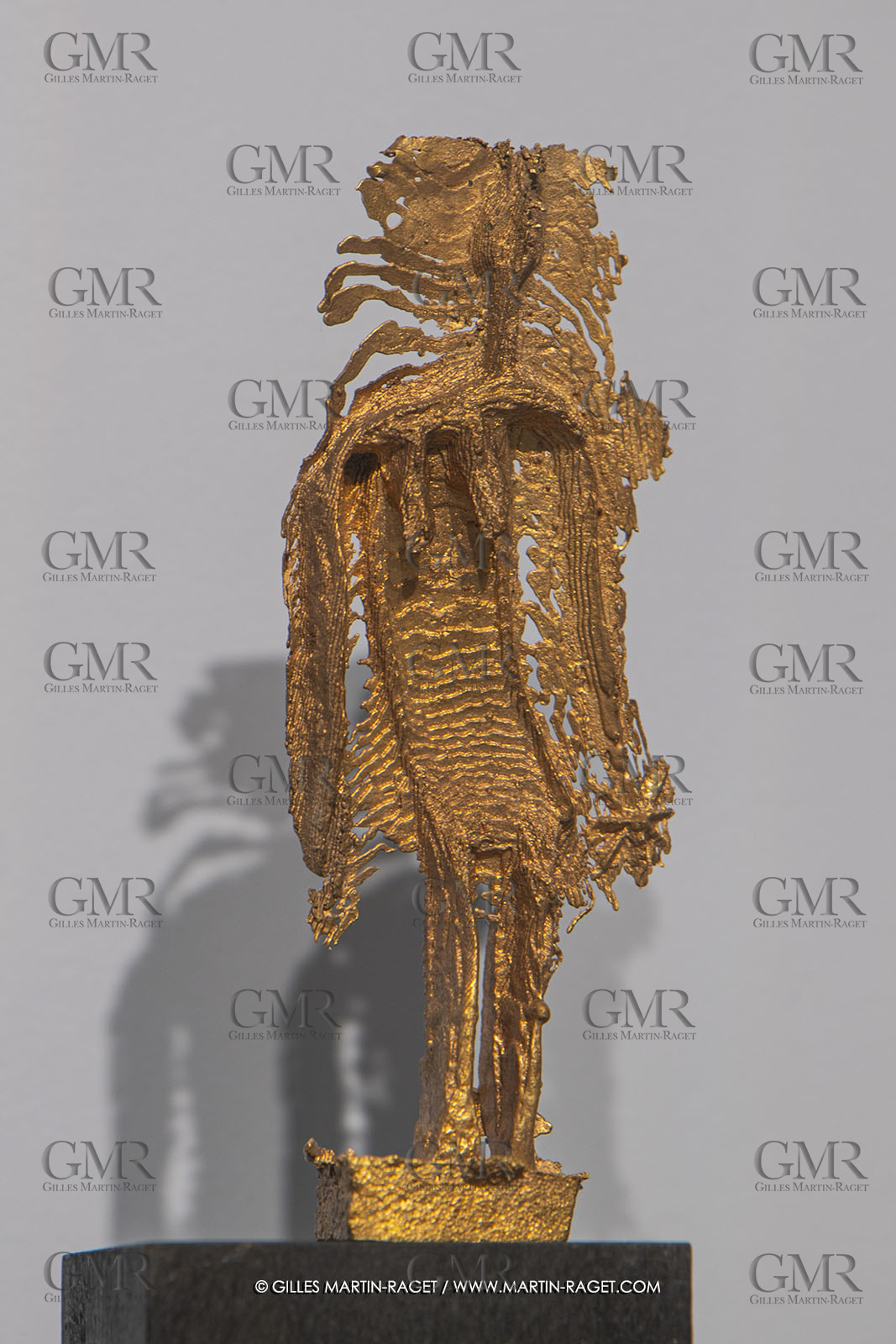 30 10 2023, Montpellier (FRA), oeuvre de Germaine Richier, Exposition Centre Pompidou - Musée Fabre 2023, Seiche n° 10 1954, Bronze naturel nettoyé, Pièce unique, Fondeur : L. Thinot, Paris, 14 vx 5 x 2,5 cm, Galerie de la Béraudière, Bruxelles