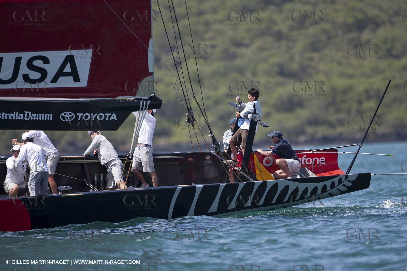 23 01 2009 - Auckland (NZL) -  Louis Vuitton Pacific Series - BMW ORACLE Racing-Tuning up onboard Emirates Team New Zealand yacht