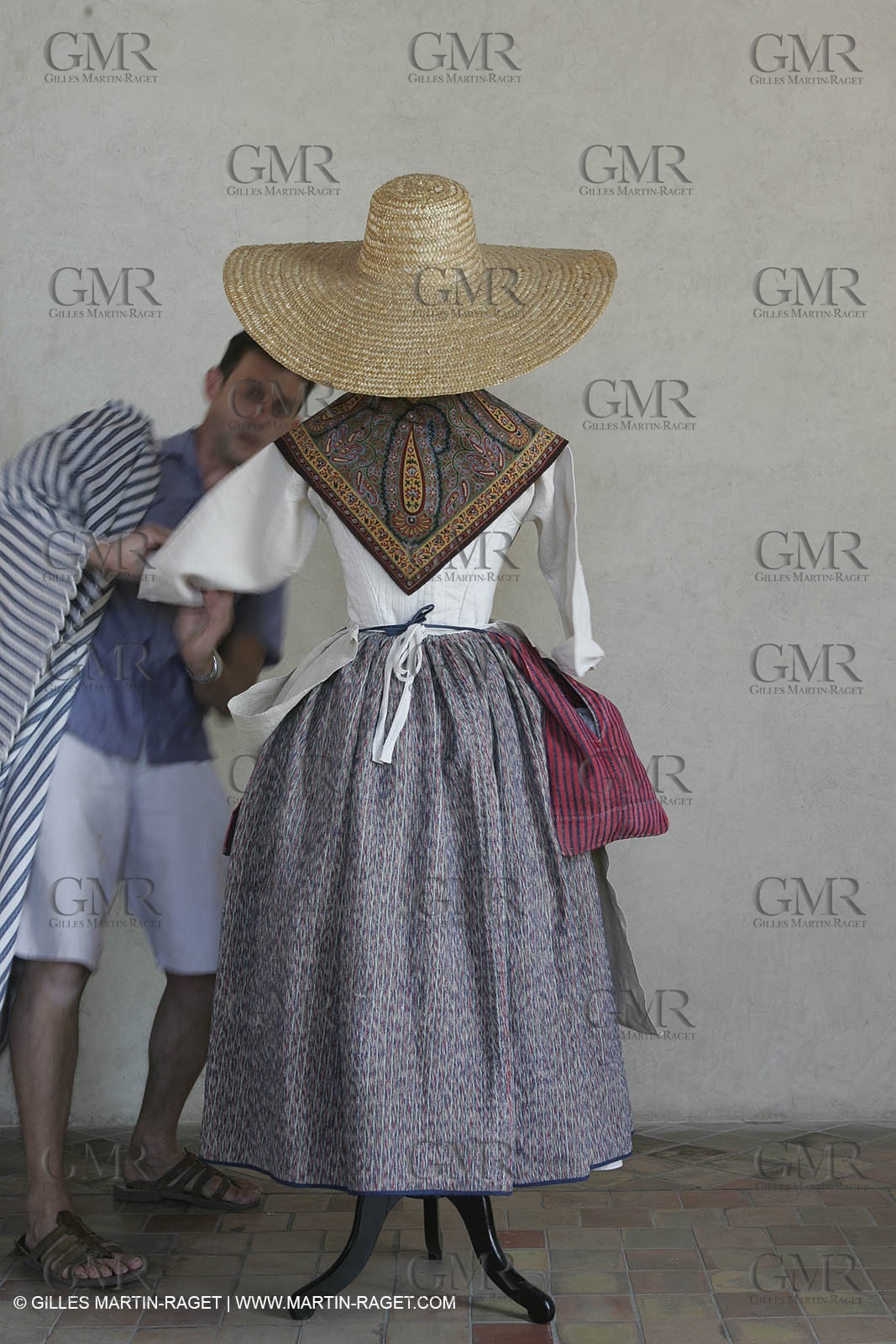 May 2004 - La Tour d'Aigues (FRA, 84) - Old costumes for women of the South exhibition