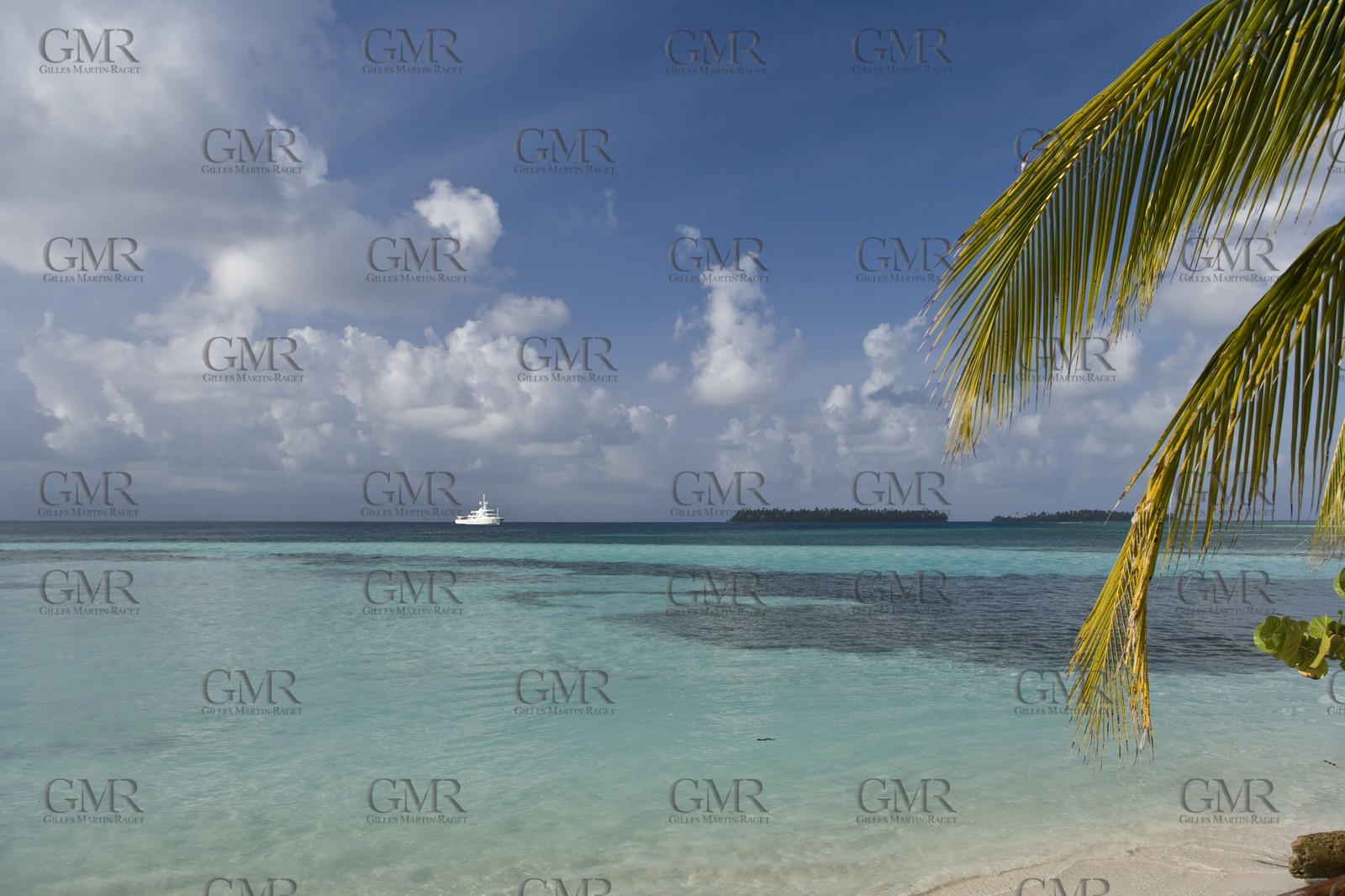 01 02 2008 - San Blas Archipelago (Panama) - Motor Yacht Senses