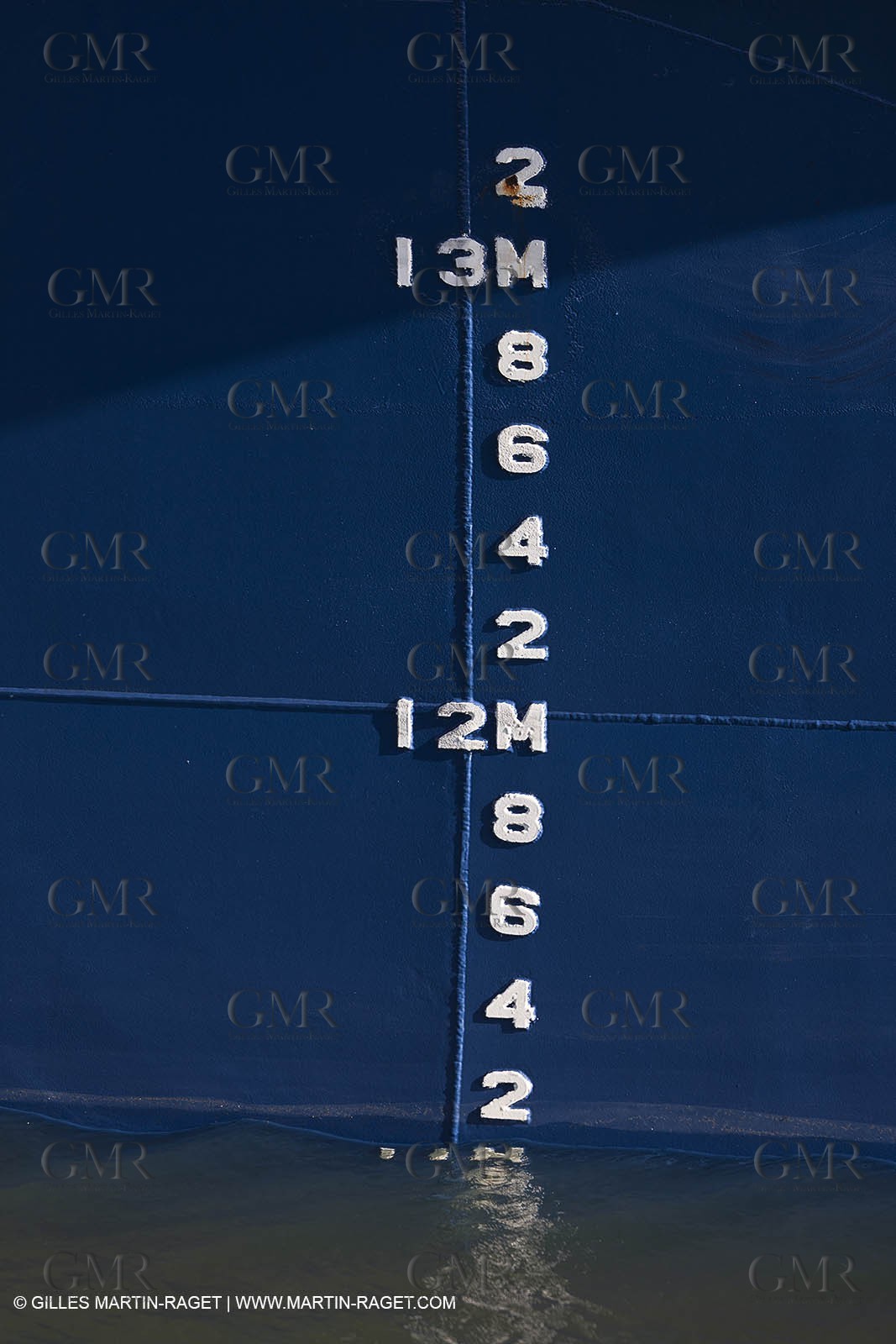 01 03 2011 - San Frnacisco (USA,CA) - Operations portuaires - détails de navires - déchargement de navire - containers