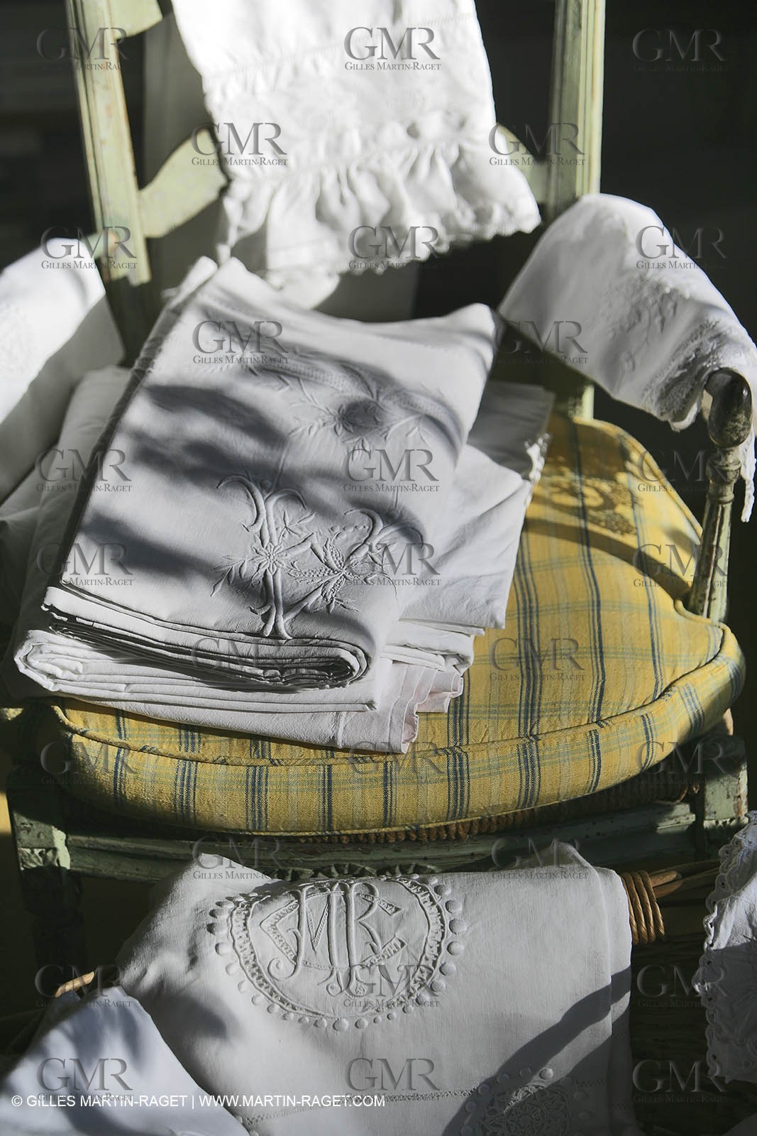 Vallon raget, nice household linen