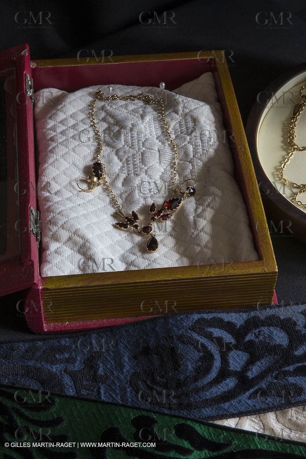 02 06 2014, ARles (FRA,13) Queen of arles Jewelry handover