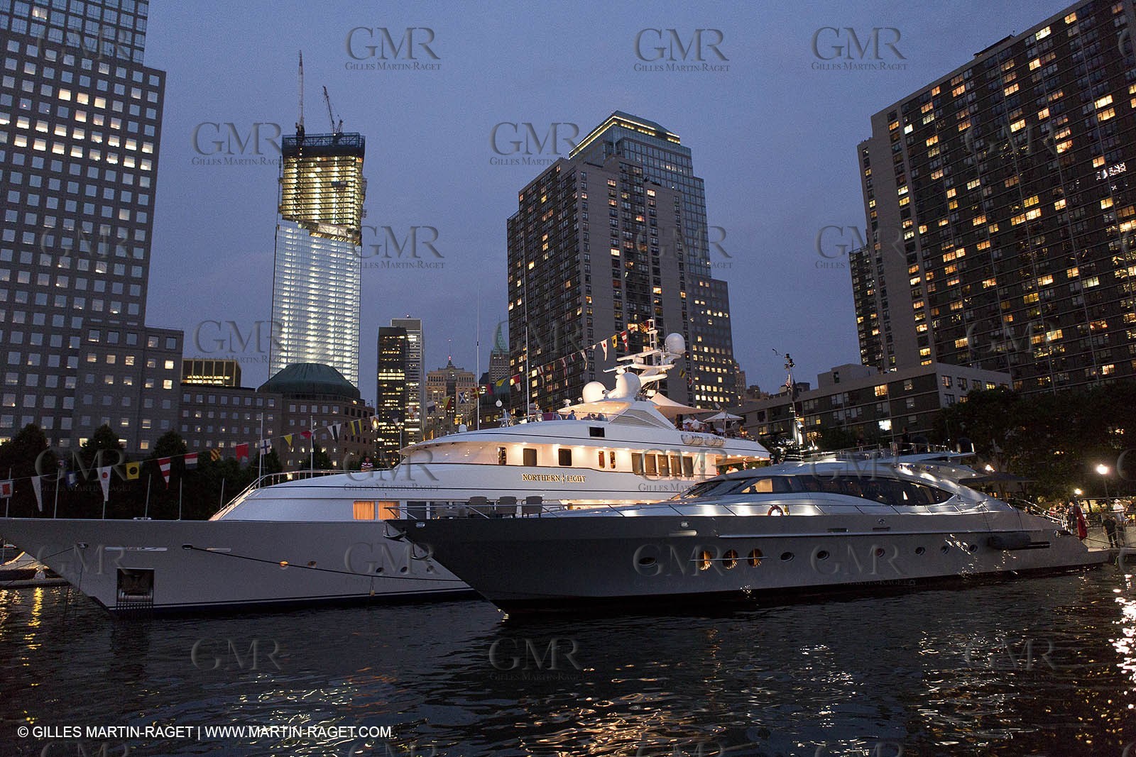 05 07 2012 - New York (USA) - Ocean Krys Race - Speed runs in fornt of NY city