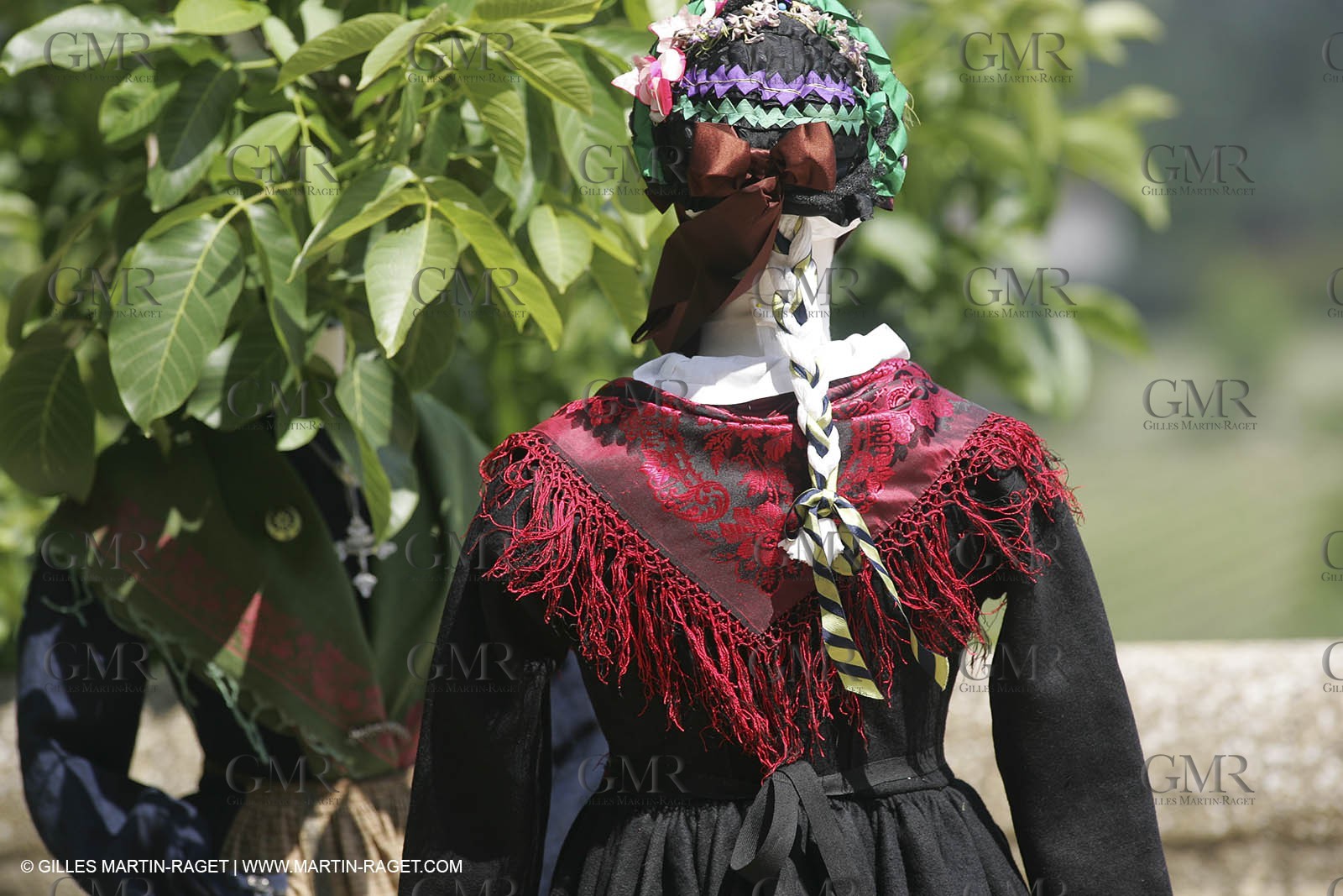 May 2004 - La Tour d'Aigues (FRA, 84) - Old costumes for women of the South exhibition