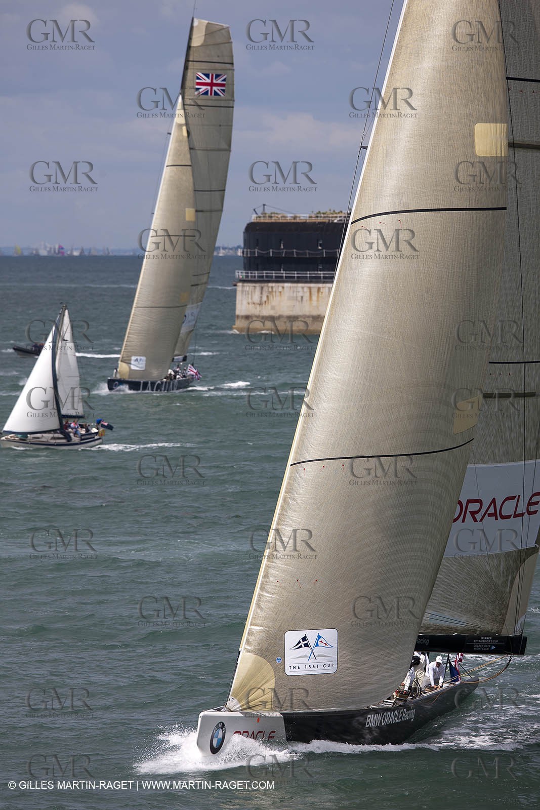 05 08 2010 - Cowes (UK, IOW) - The 1851 Cup -  BMW ORACLE Racing -  - Round The Island Race - Rounding No Man's Land fort.