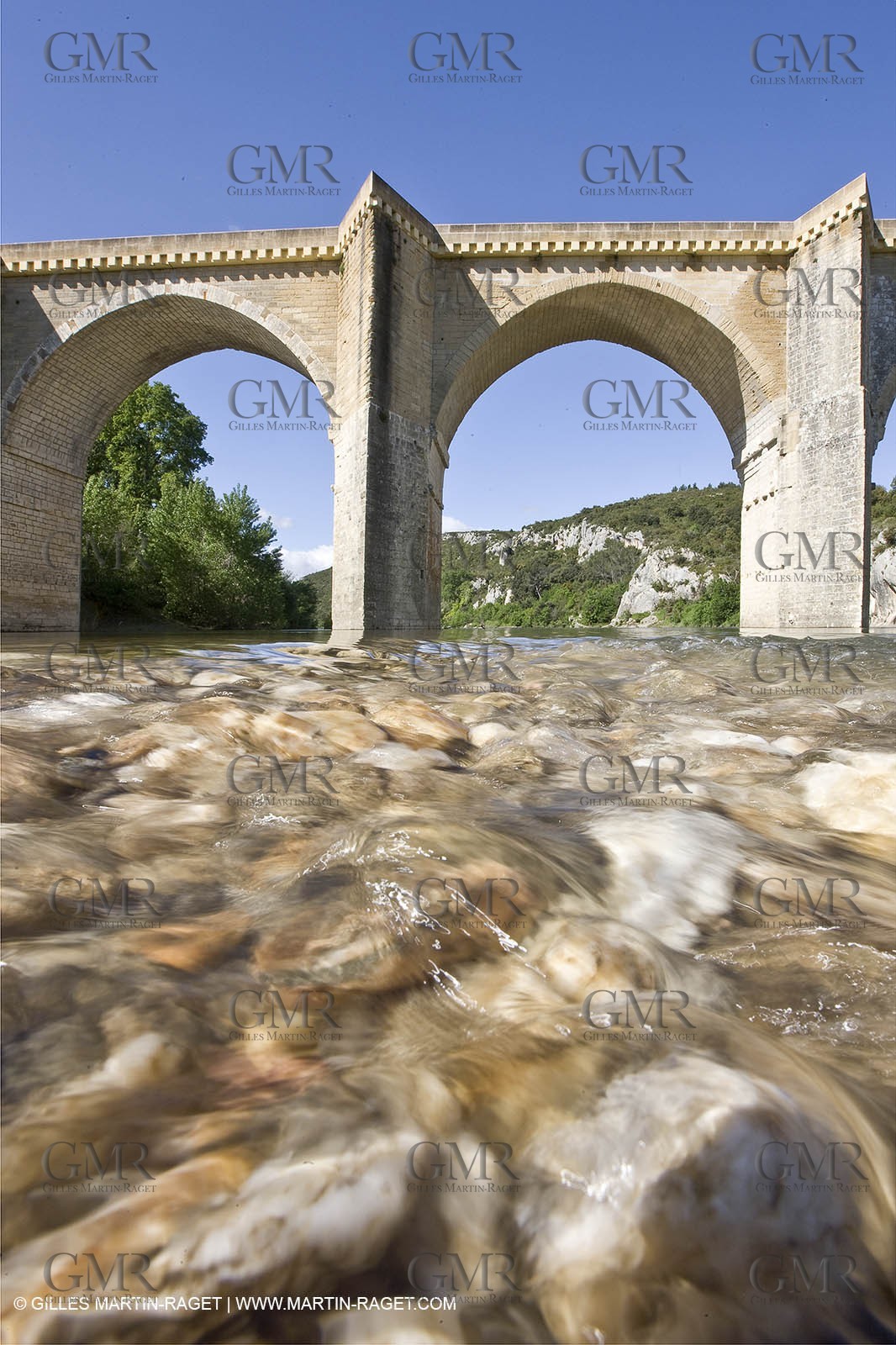 28 04 2009 - Ste Anastasie (FRA, 30) - Atlas Nîmes Métropole -  2009 campaign - Saint Nicolas bridge