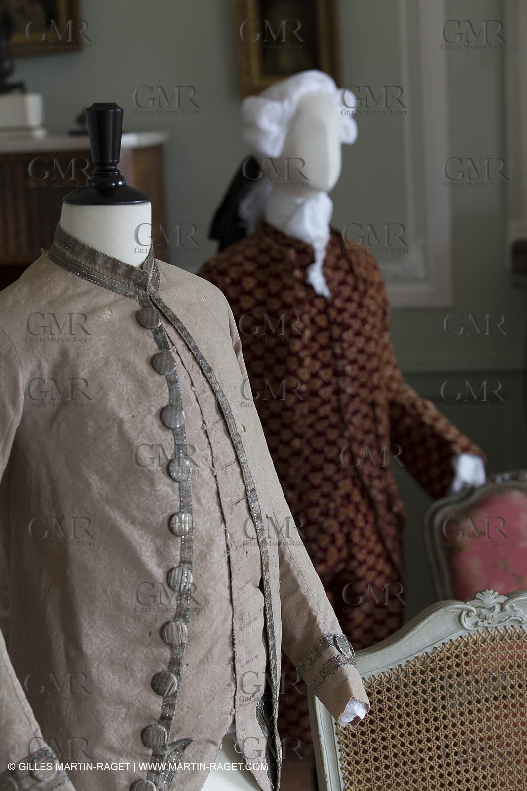 31 10 2013 - Ansouis (FRA,84) - Ansouis castle - Costumes of the exhibit Men costumes