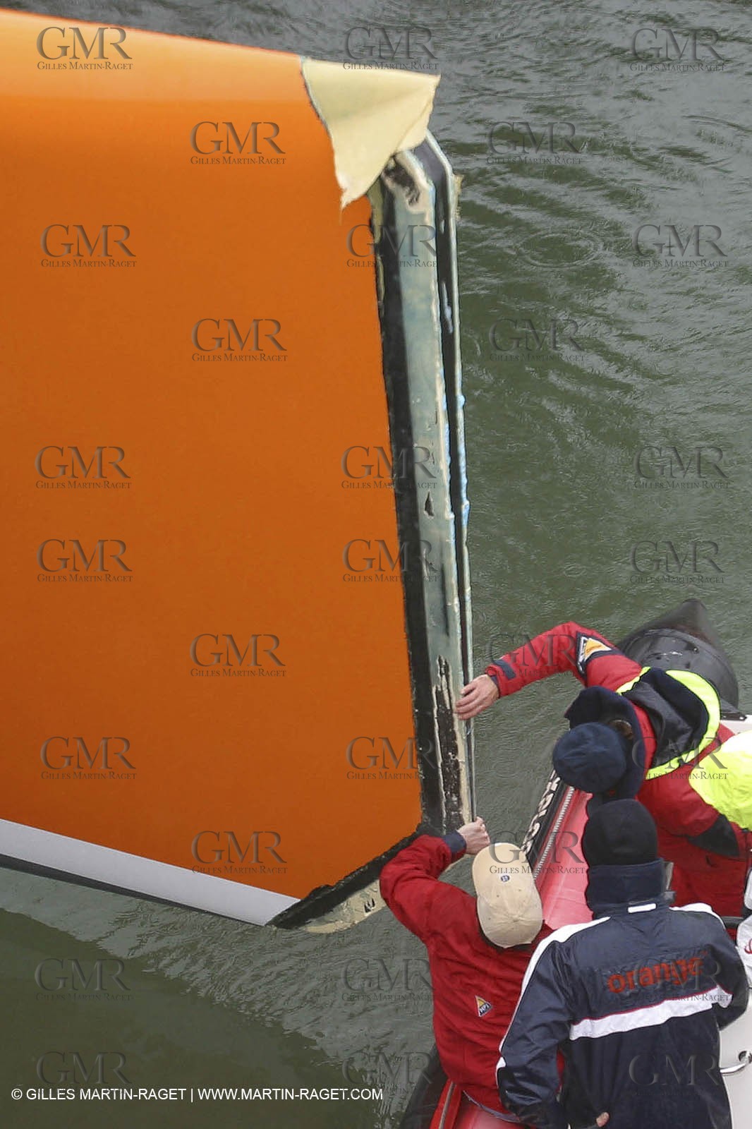 Orange II-2004 Jules Verne Trophy-Lorient work-Broken bow