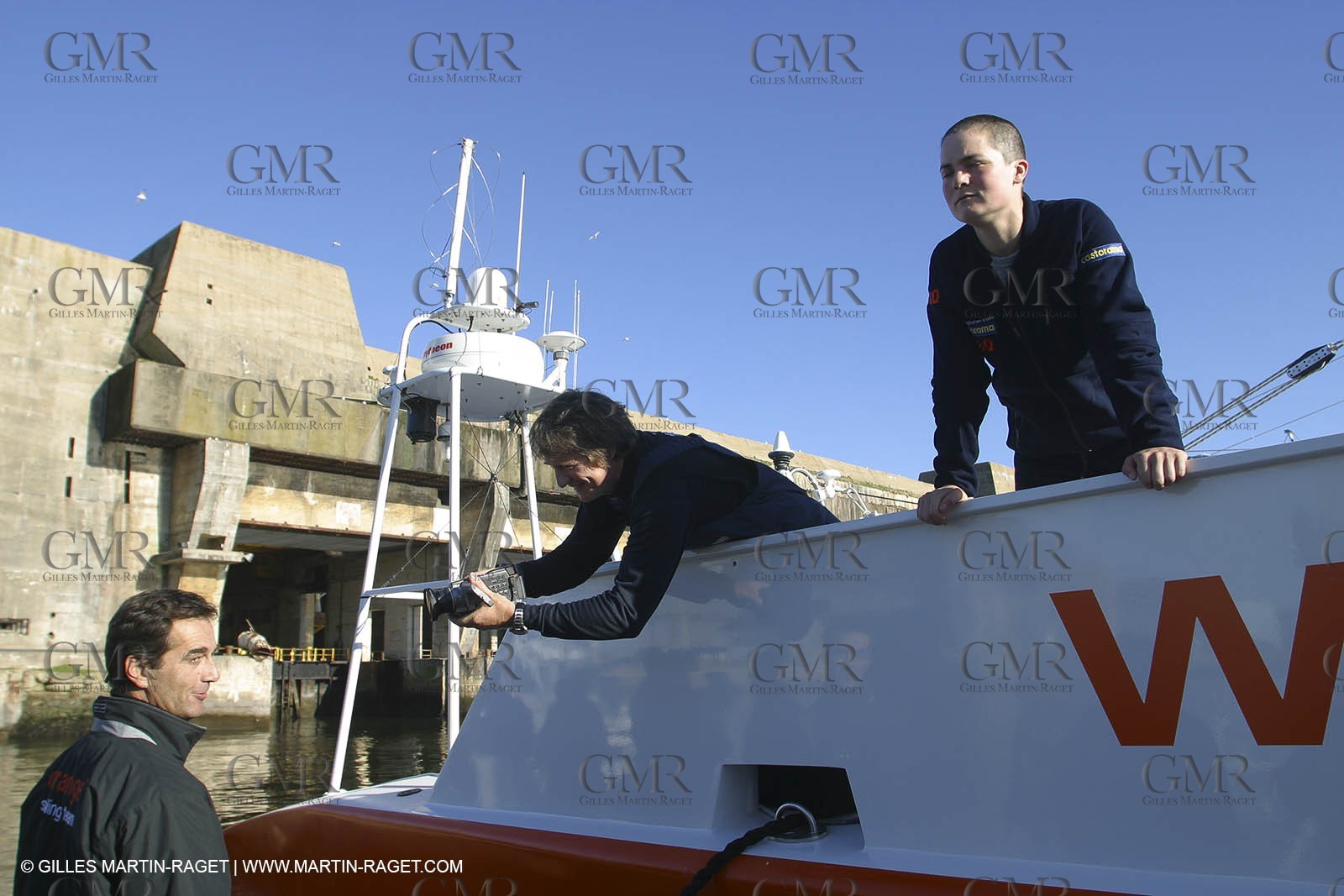 Kingfisher II - Jules Verne Trophy 2002 start - Brest