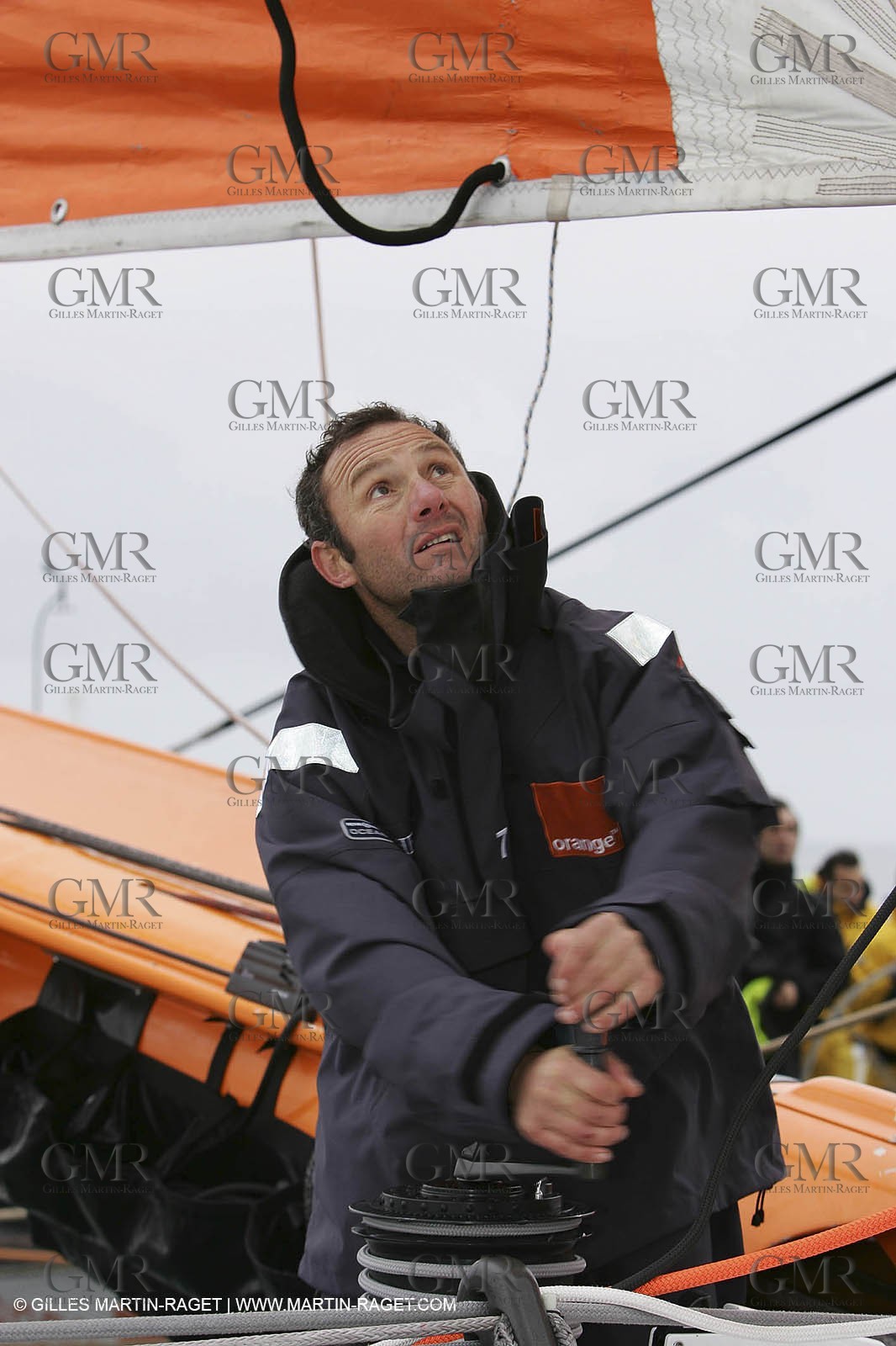 Trophée Jules Verne - Lorient - 30 12 04 - Orange II - Entraînement - A bord - Philippe Péché