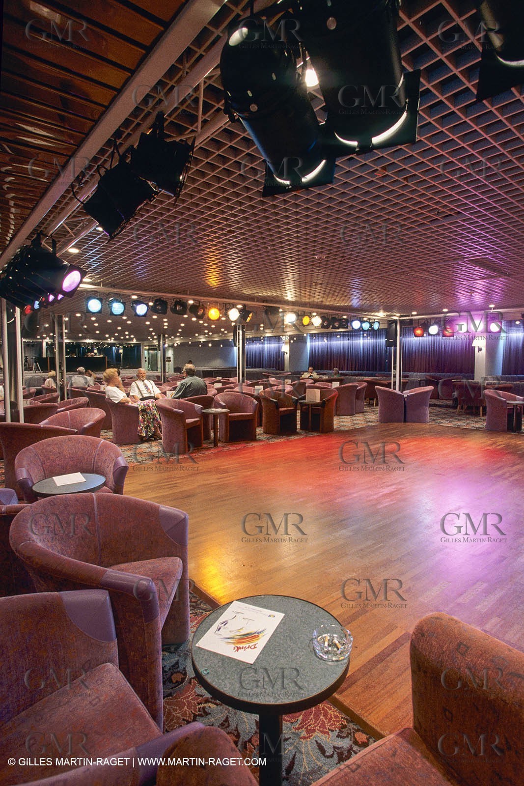 Paquebots, liners, cruise ships