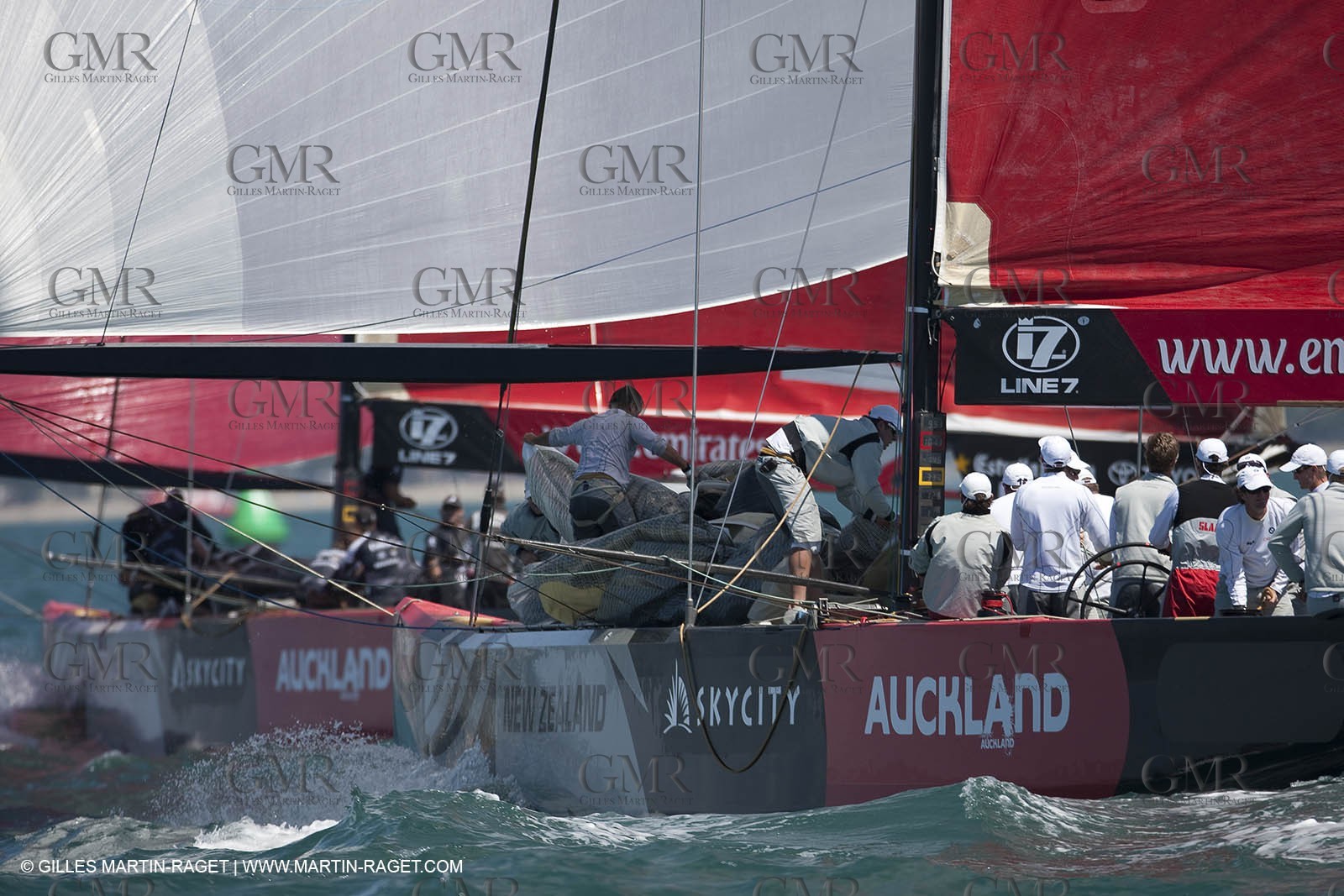 23 01 2009 - Auckland (NZL) -  Louis Vuitton Pacific Series - BMW ORACLE Racing-Tuning up onboard Emirates Team New Zealand yacht