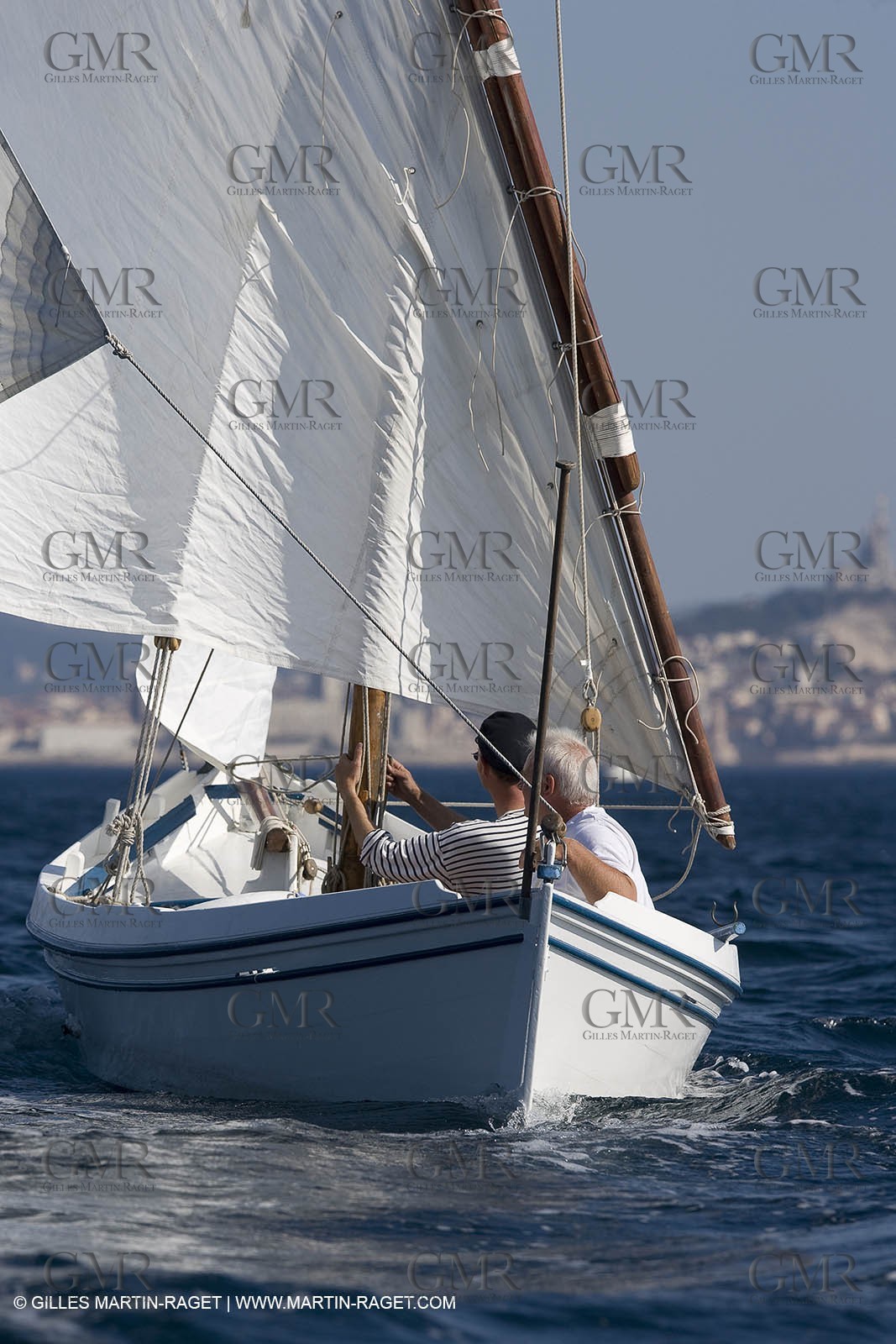 1 09 2007 - Marseille (FRA, 13) - Latin rigs in l'Estaque (Marseille north bay village)