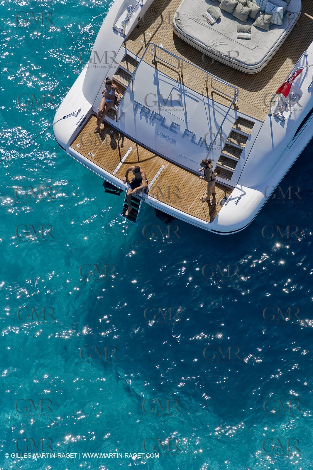 06 09 2007 - Saint Tropez (FRA, 83) - Superyachts - Motoryachts - Mangusta 92 Triple Fun in Saint Tropez - Mooring at Club 55 at Pampelonne Beach