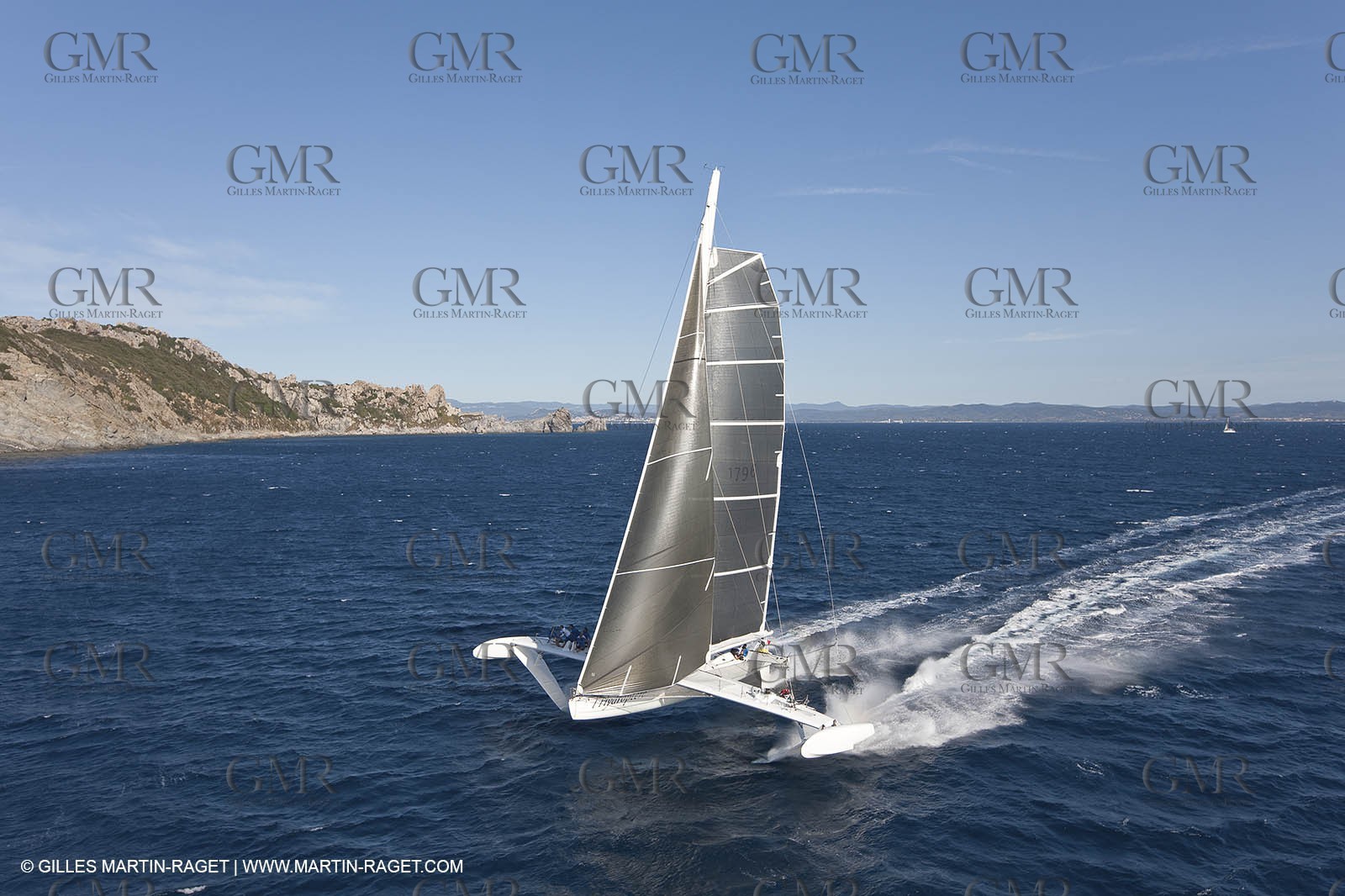 05 09 2009 - Hyères (FRA, 83) Hydroptère beat the overal sailing speed record with a run at 51,36 knts ( subjet to ratification by WSSRC)