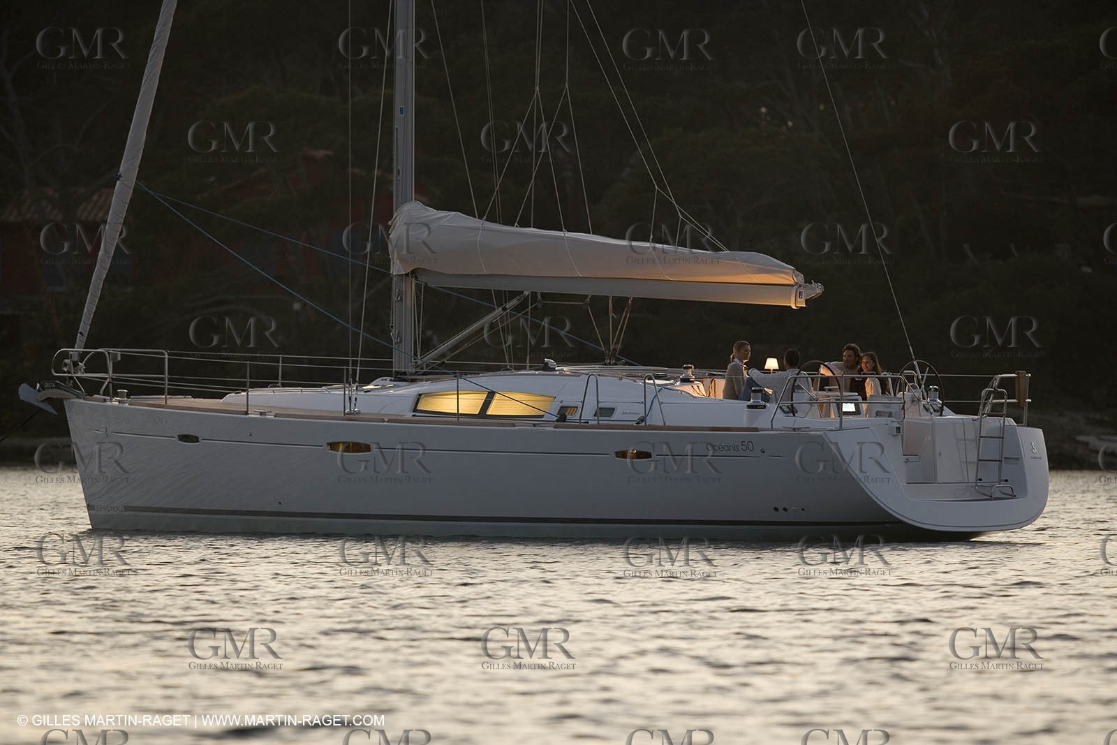 Cruising monohull mooring