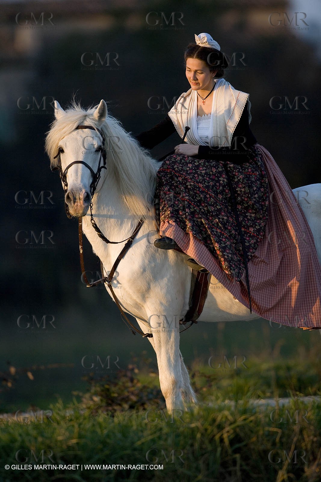23 02 2007 - Arles, Nathalie Chay, Queen of Arles - Amazone horse riding