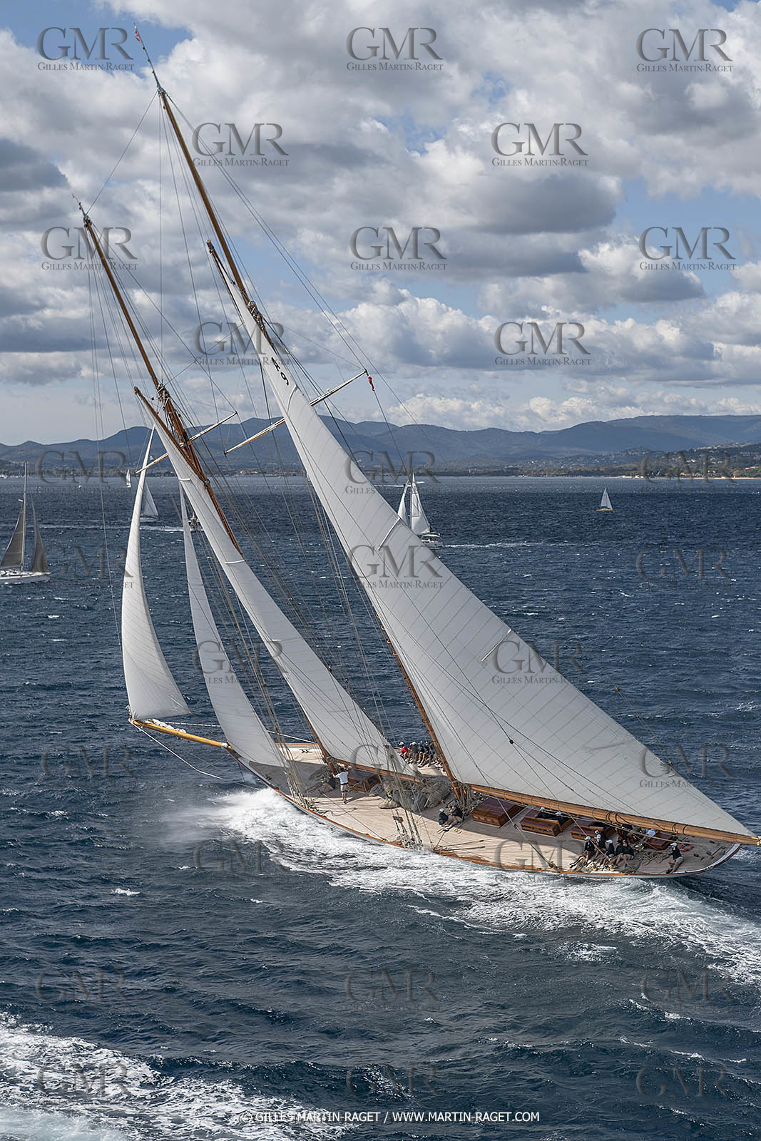 28 09 2022? Saint-Tropez,(FRA,83), Les Voiles de Saint-Tropez 2022 Régate N° 2 poup les modernes, navigation libre pour les grandes goélettes