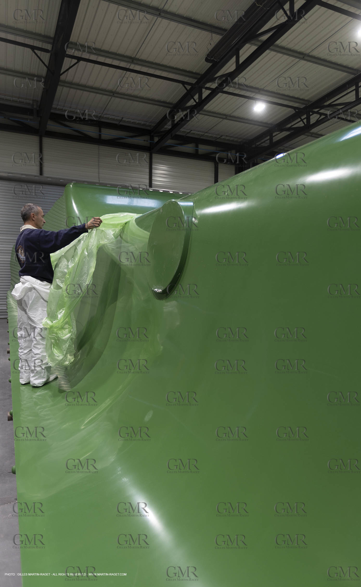 29 10 2018, La Grande Motte (FRA,30), Chantier Gunboat, construction du Gunboat 68, préparation des moules