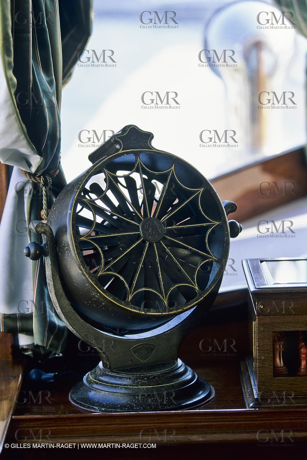 MOTORYACHT Bois139.jpg