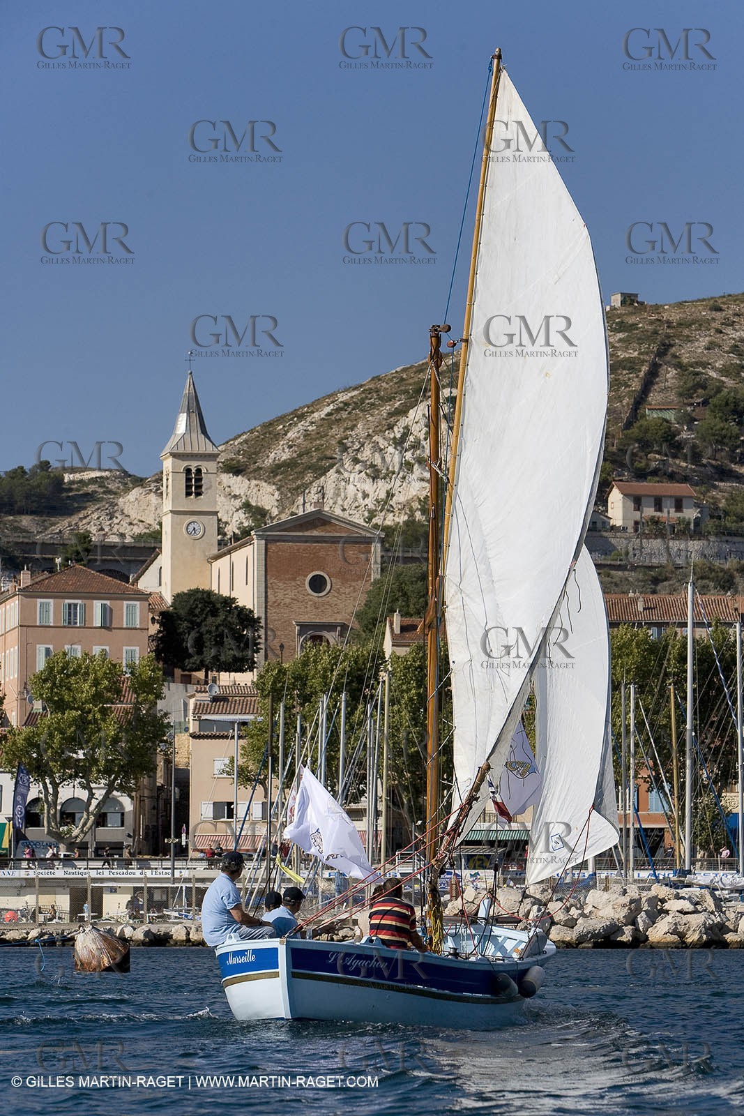 1 09 2007 - Marseille (FRA, 13) - Latin rigs in l'Estaque (Marseille north bay village)