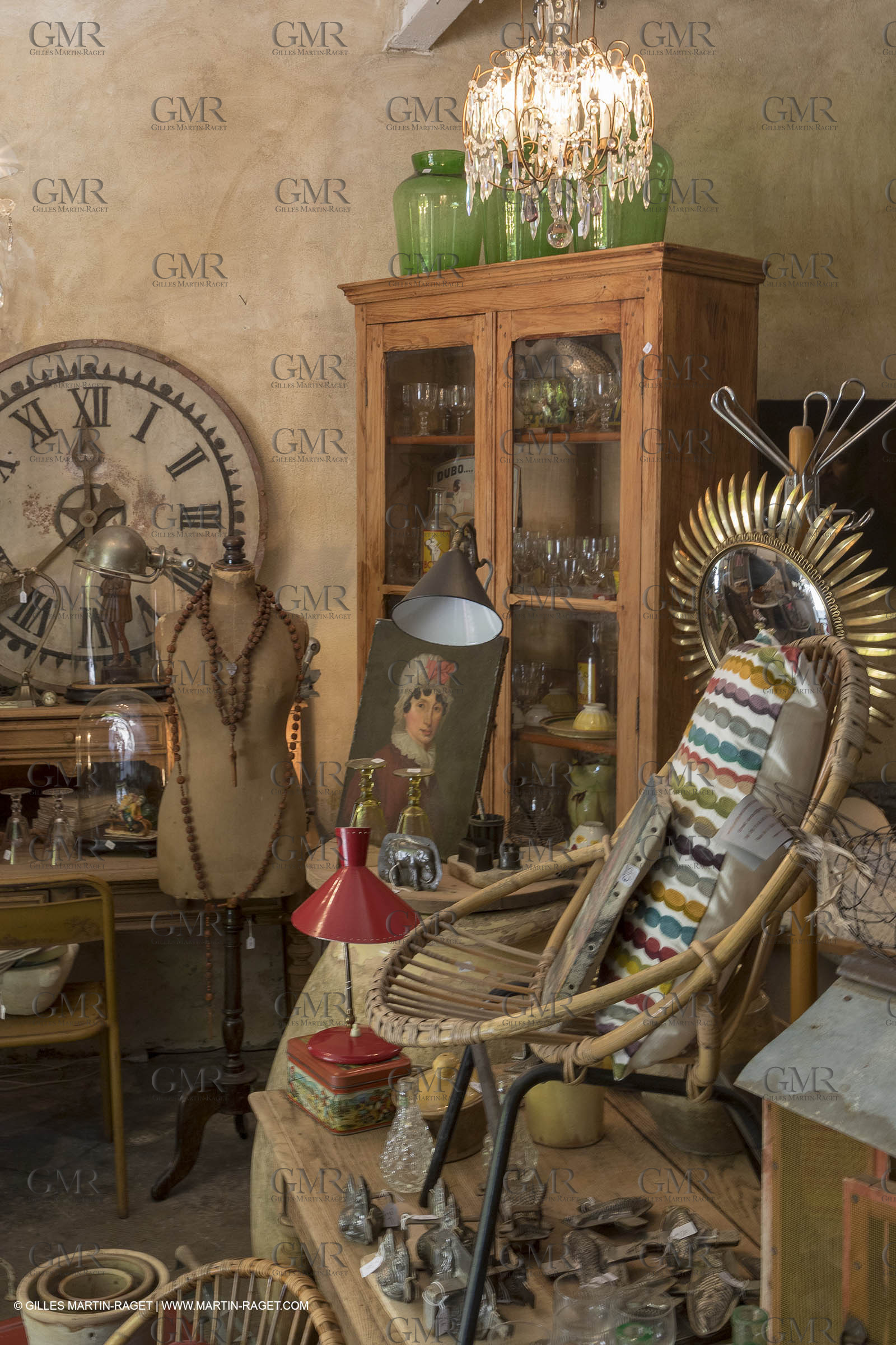 09 06 2018, Bonnieux (FRA,84), Antiquaire