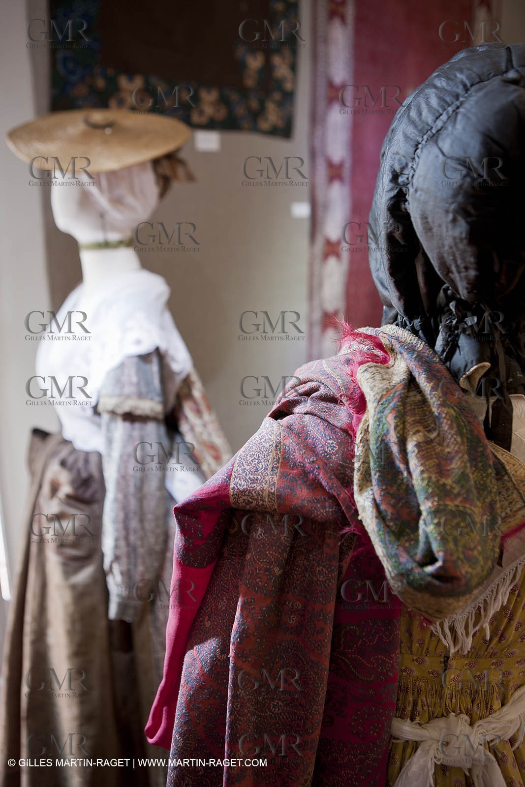 30 06 2011 - Toulon (FRA,83) - Villa Rosemaine - Indiennes sublimes exhibition