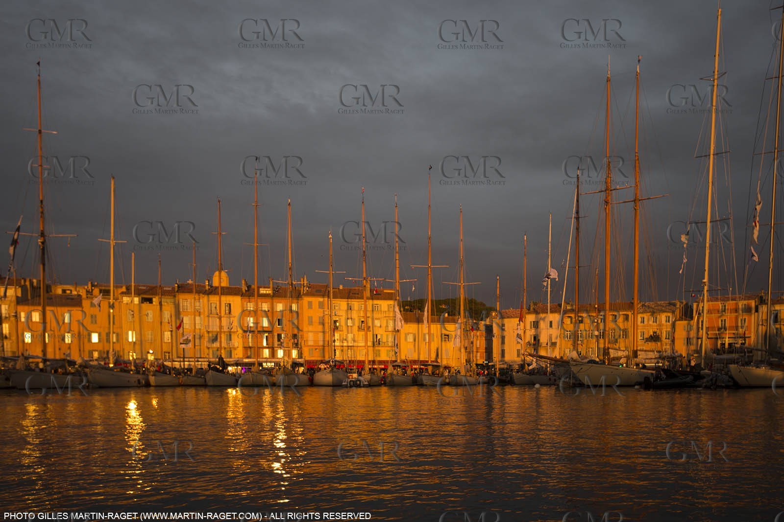 01 10 2025, Saint-Tropez (FRA,83) , Voioes de Saint-Tropez 2015, Day 4, Crew parade