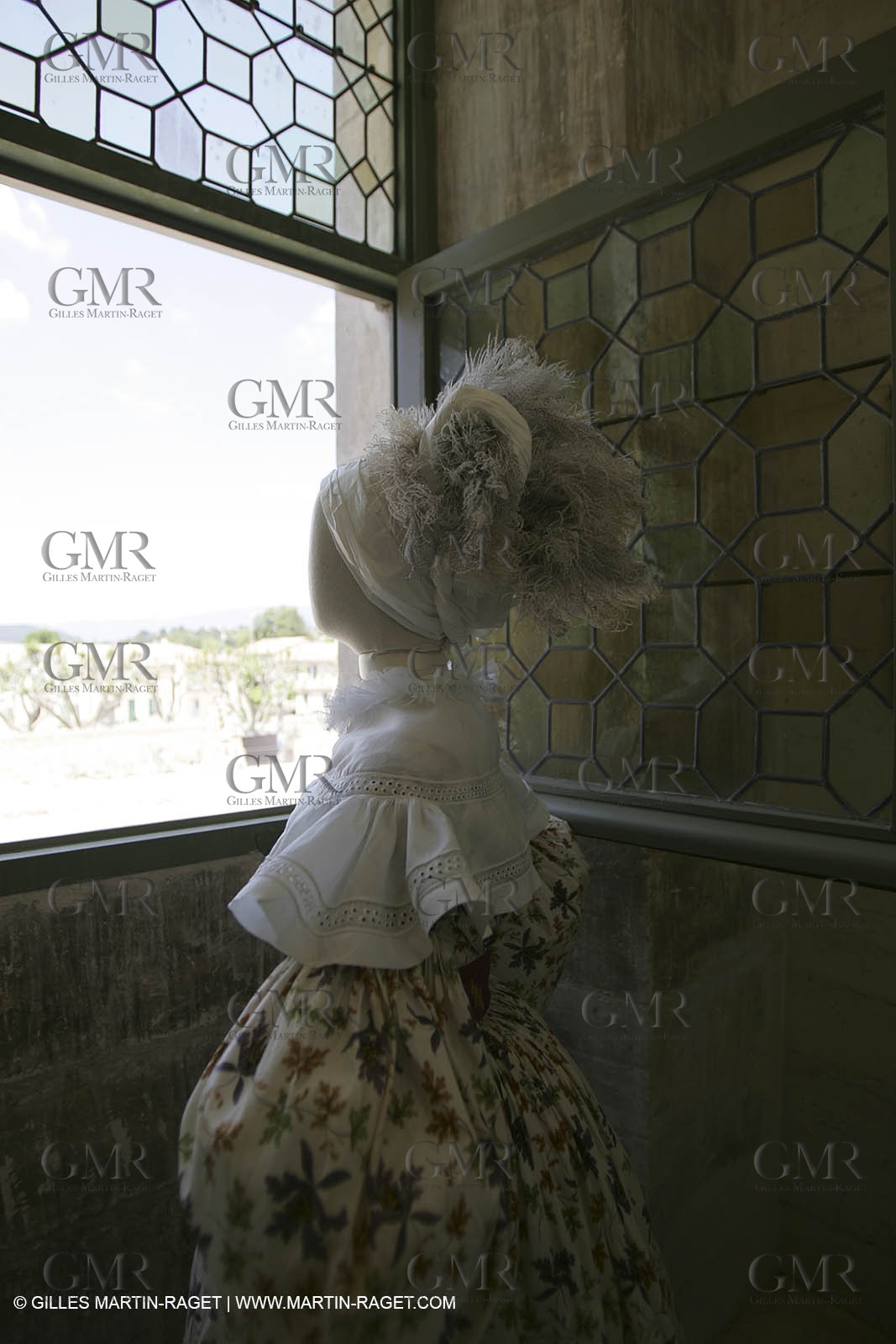 May 2004 - La Tour d'Aigues (FRA, 84) - Old costumes for women of the South exhibition