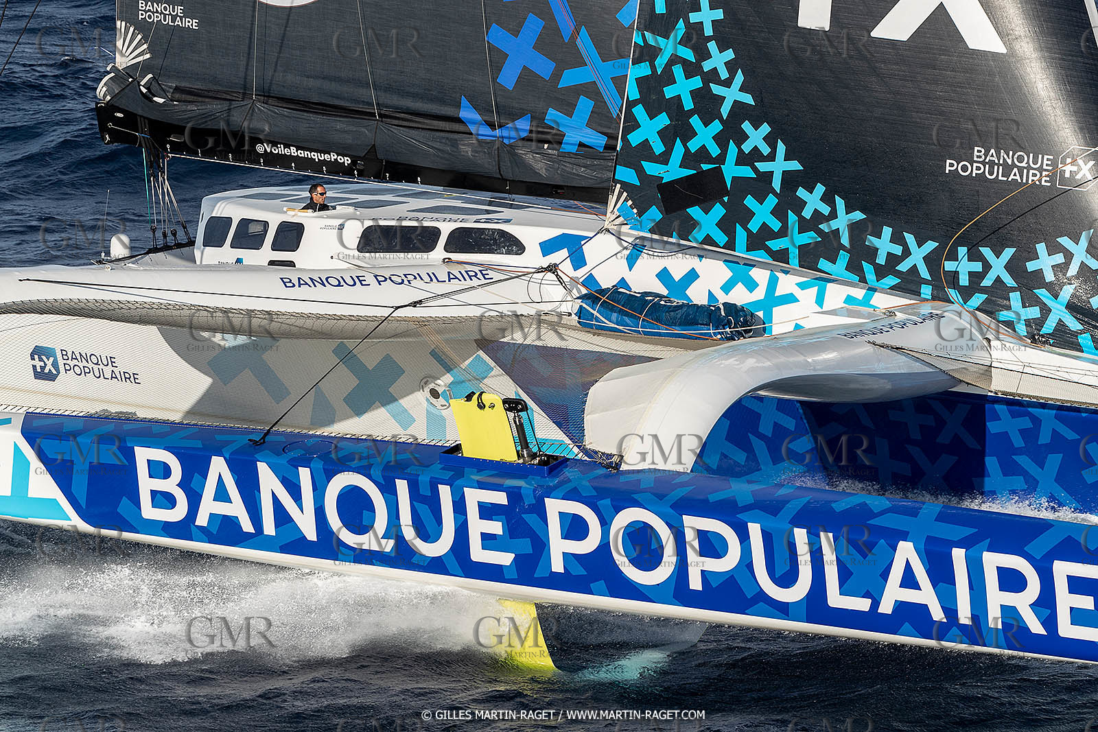 Banque Populaire devant Marseille