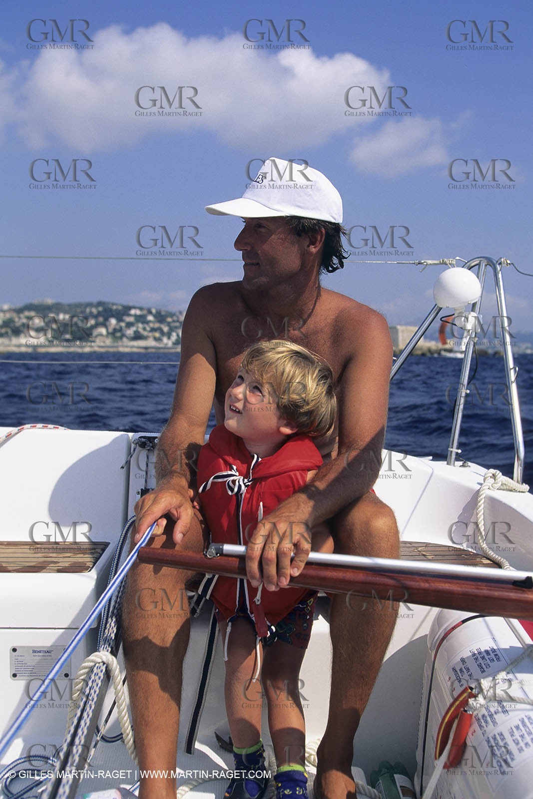 Sailing, cruising, children onboard