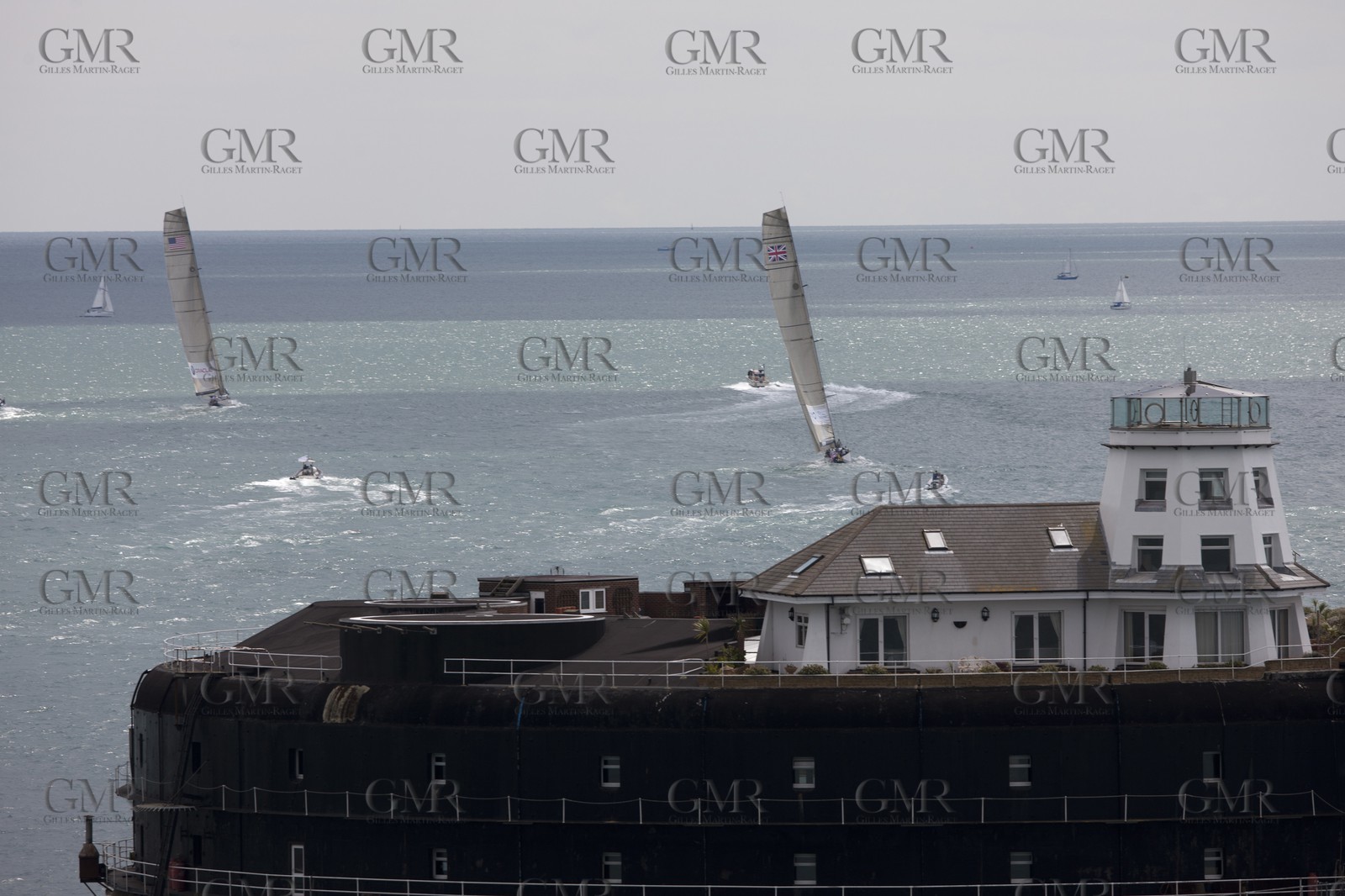 05 08 2010 - Cowes (UK, IOW) - The 1851 Cup -  BMW ORACLE Racing -  - Round The Island Race - Rounding No Man's Land fort.