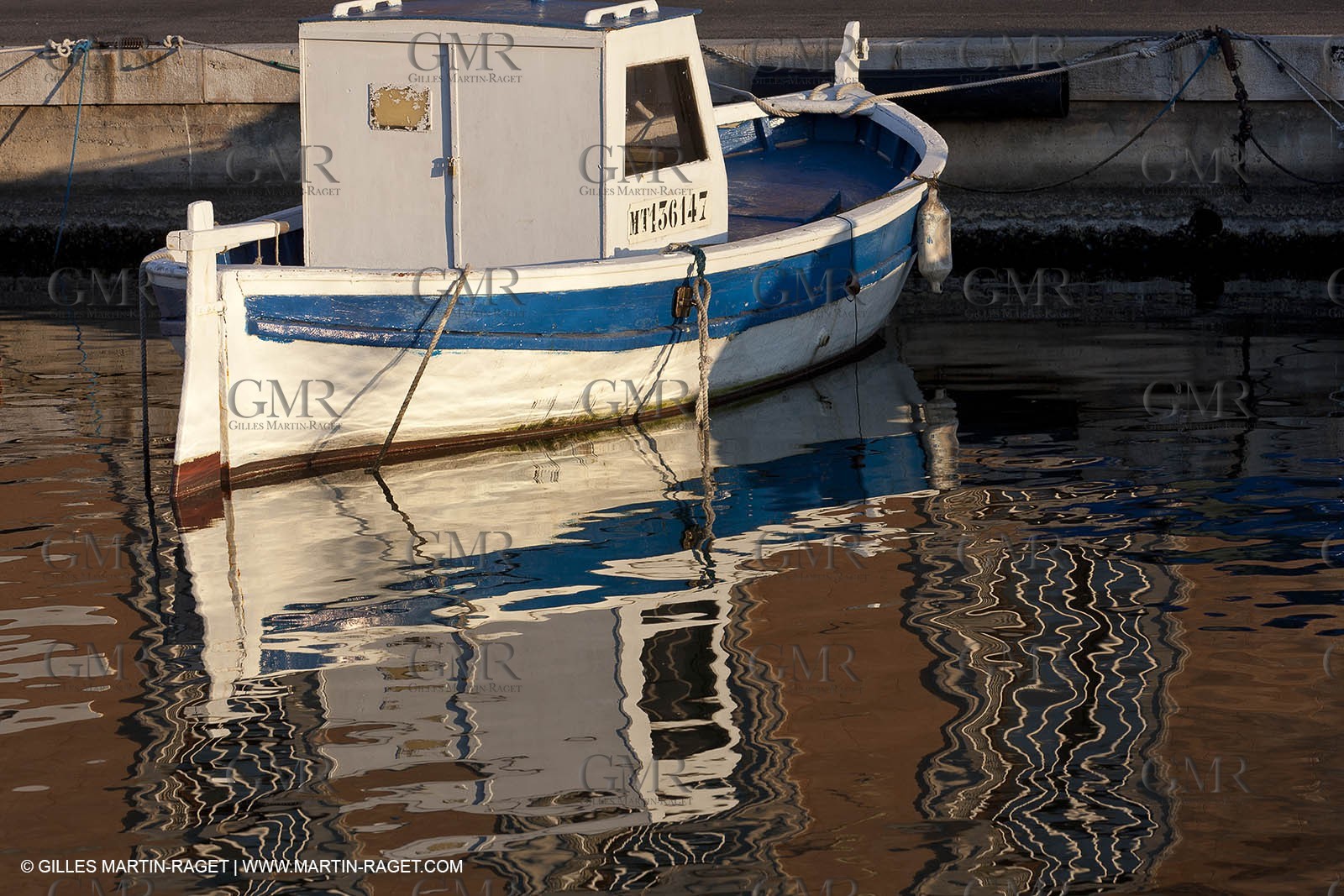 14 03 2012 - Martigues (FRA,13) - neighborhood Le Miroir (the mirror)