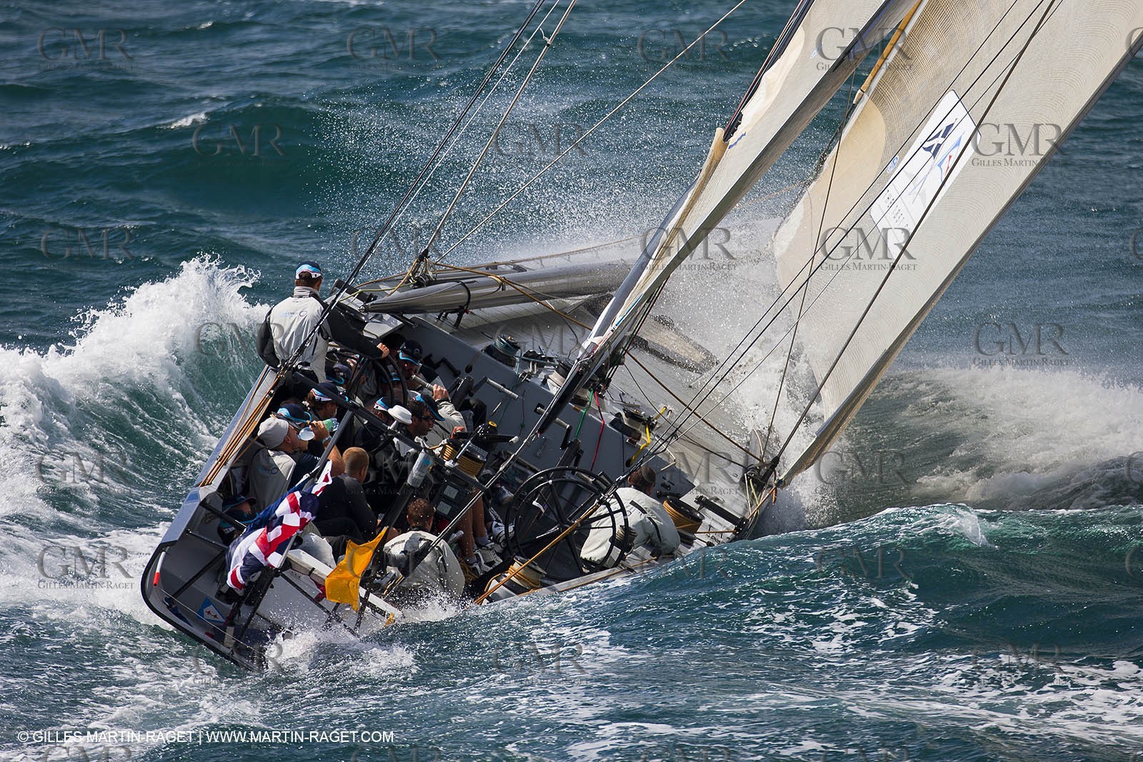 05 08 2010 - Cowes (UK, IOW) - The 1851 Cup -  BMW ORACLE Racing -  - Round The Island Race - From Ste Catherine to the Needles.