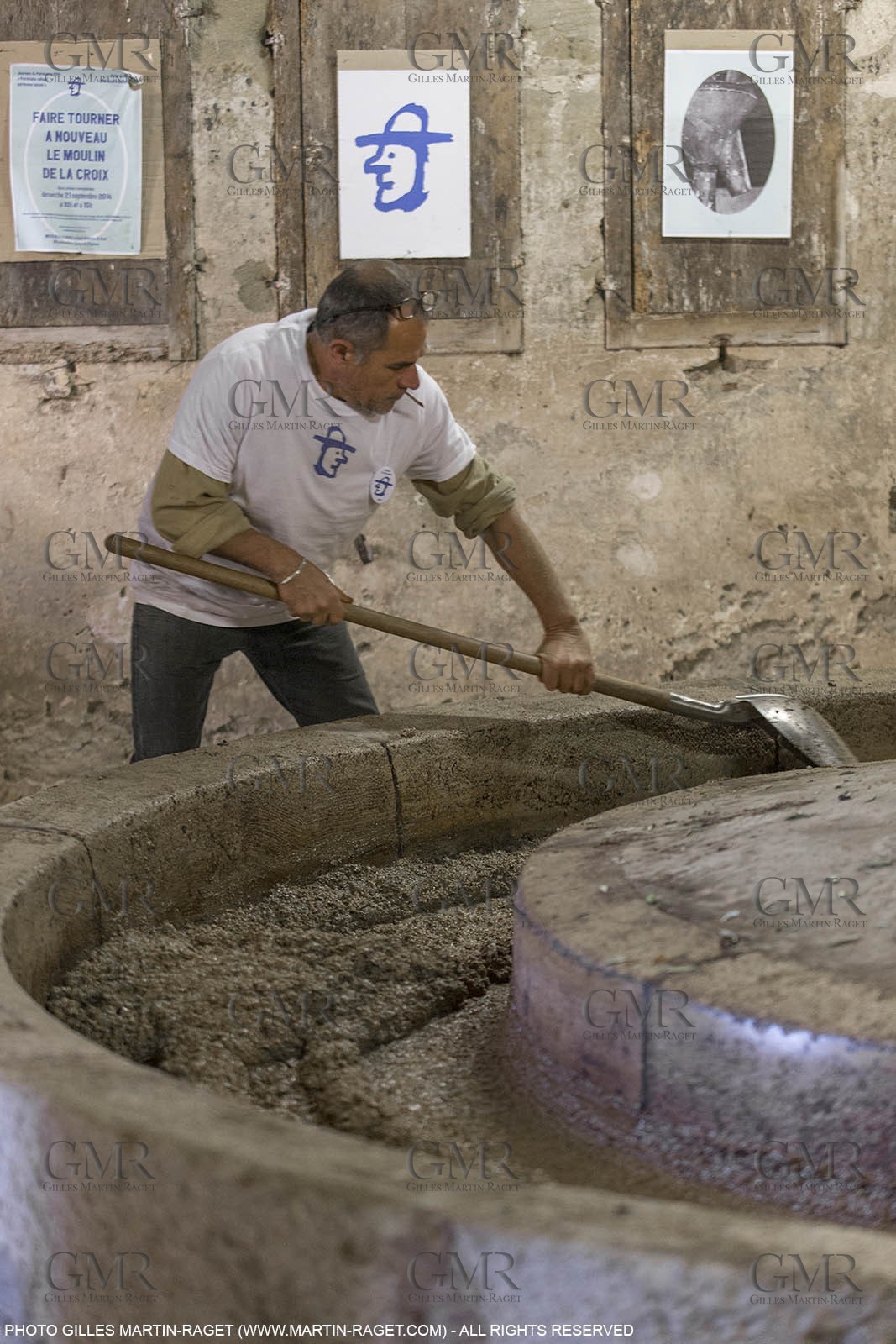 14 11 2015, Saint-Etienne du Grès (FRA,13), traditional making of olive oil at La Croix mill