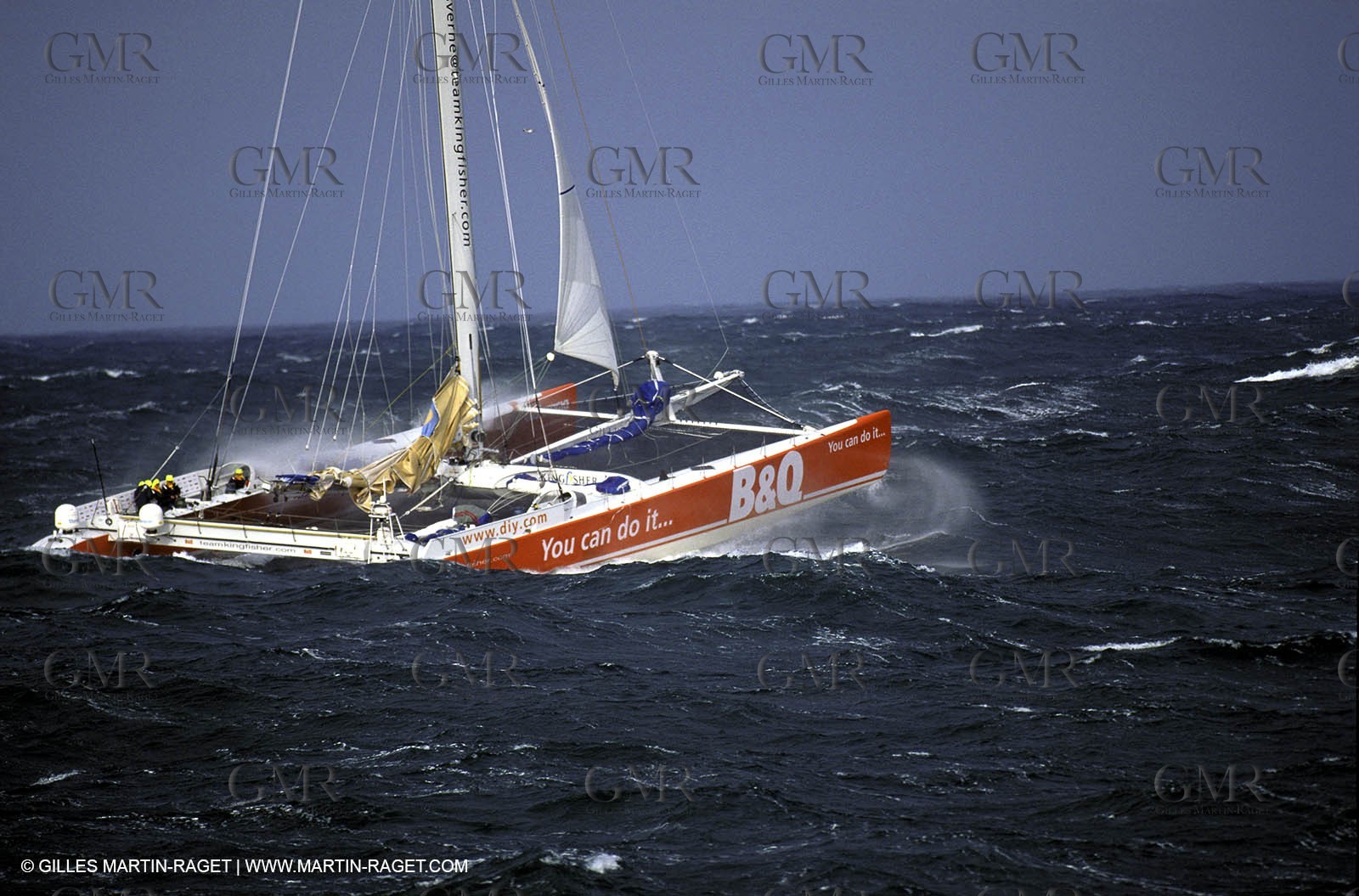 Kingfisher II - Jules Verne Trophy 2002 start - Brest