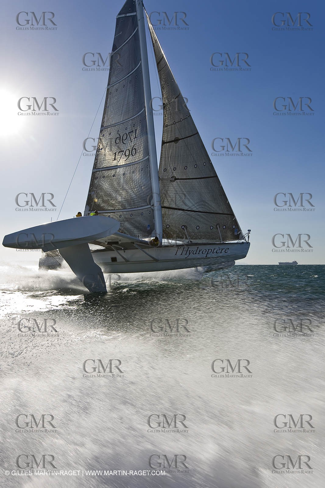 07 04 08 - France - Port Saint Louis du Rhone - Hydroptere - Training